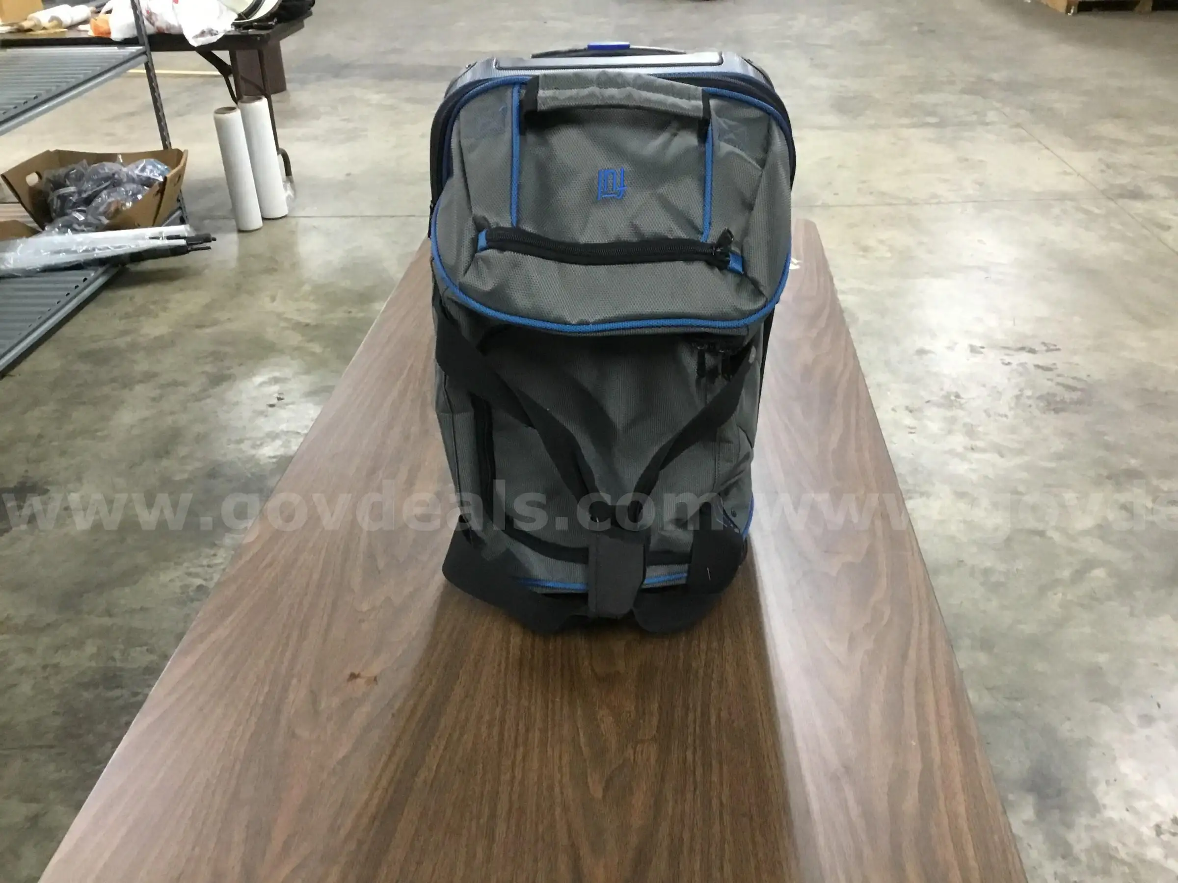 1 Carry on Luggage Bag