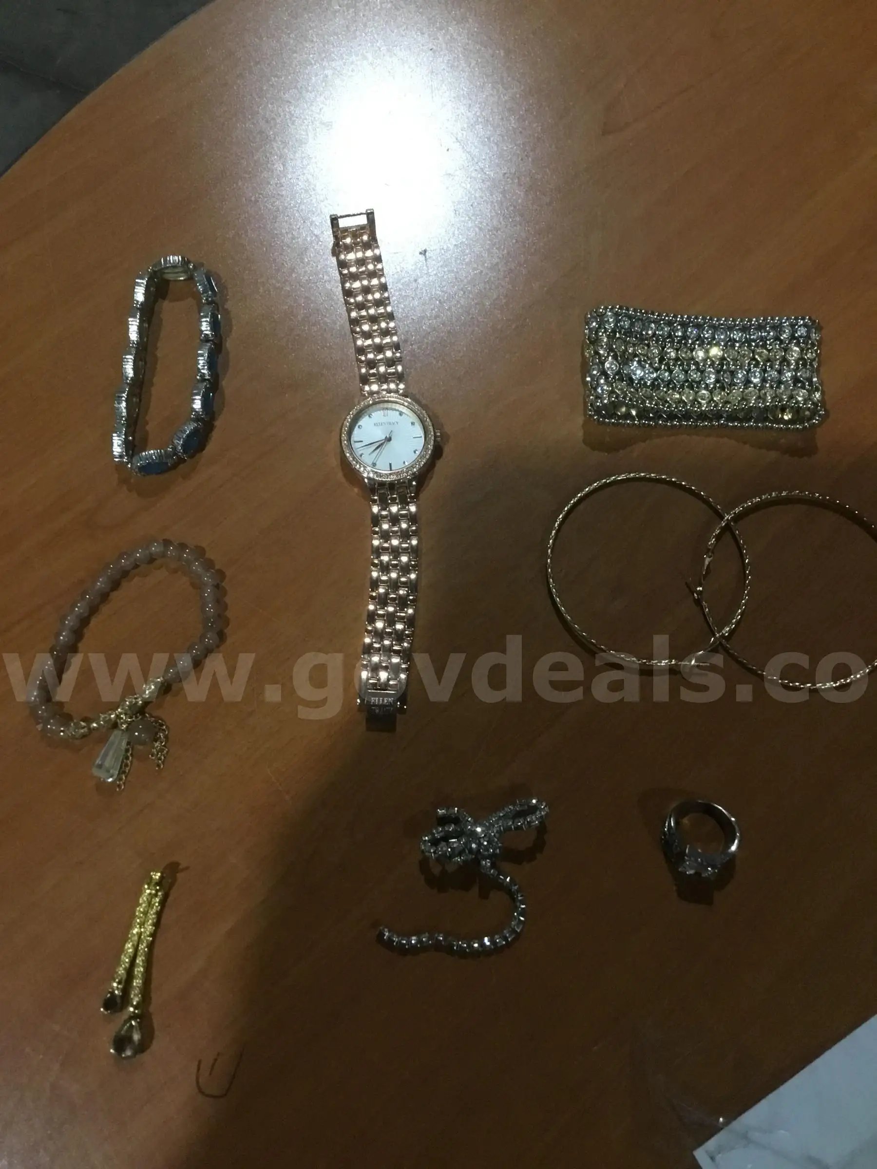 Lot of jewelry DH