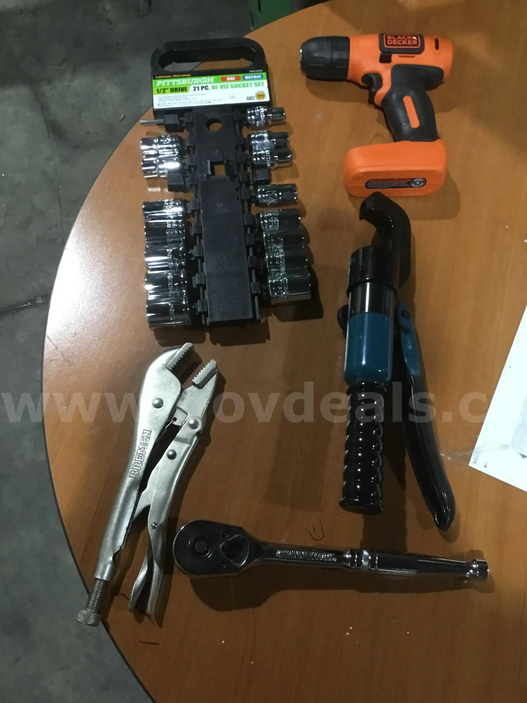 Lot of items-clamp tool hydraulic crimping tool socket set orange & black drill gun with a battery D