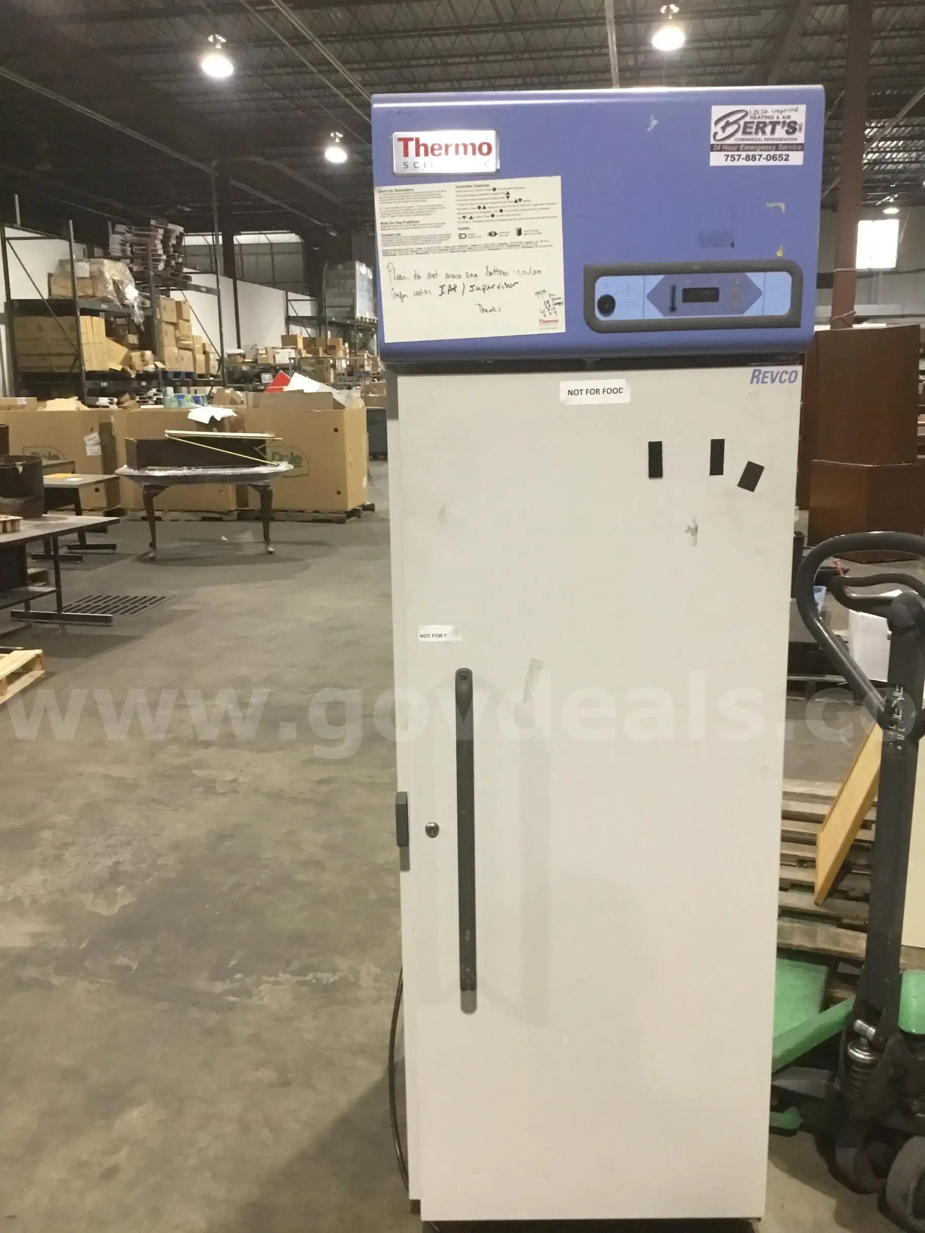 27 (LENGTH) x 24 (WIDTH) x 71 (HEIGHT) Thermo Scientific freezer (IT DOESN T TURN ON) DH
