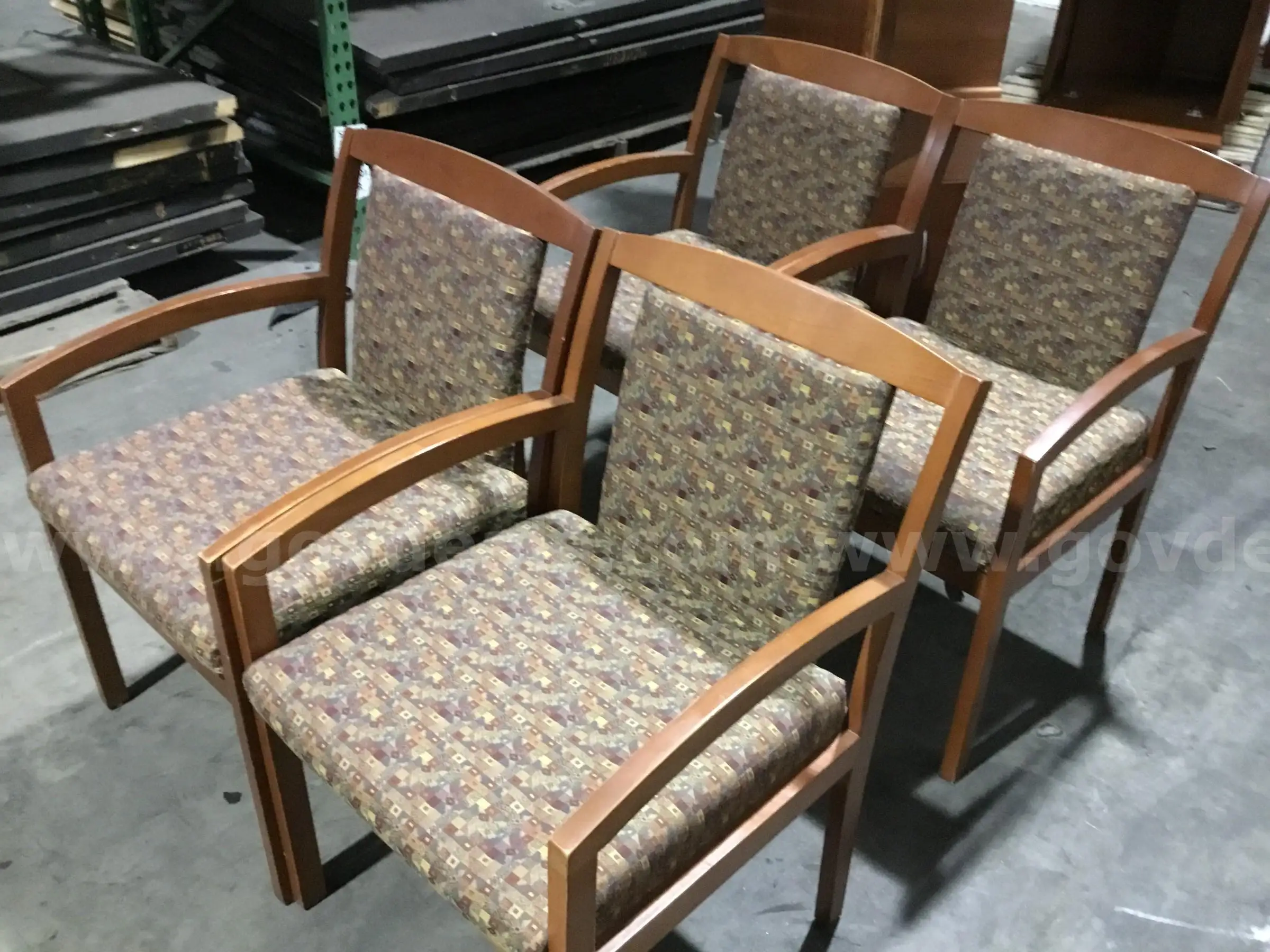 1 Lot of Wooden Chairs