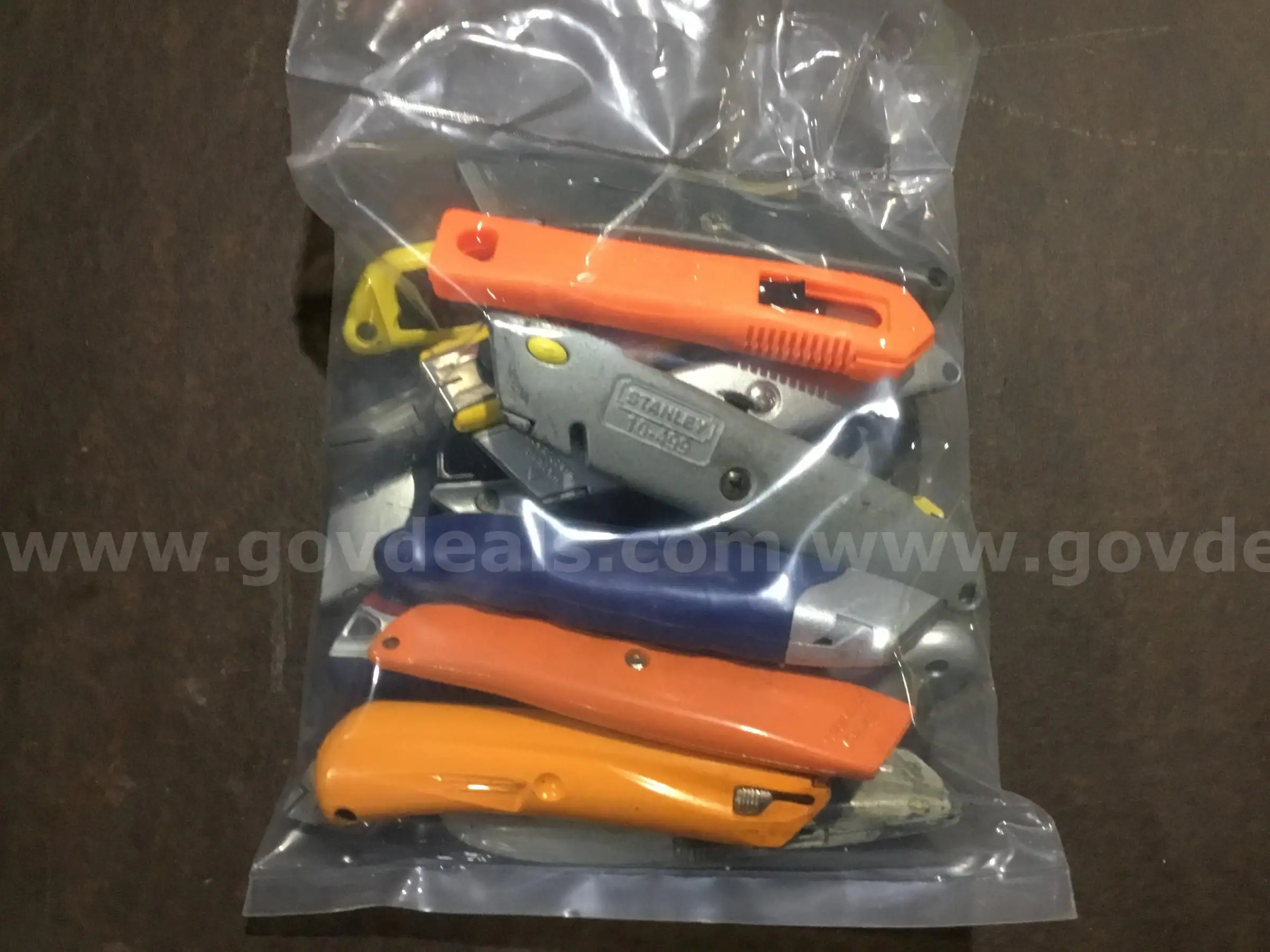 1 Lot of Utility Knives