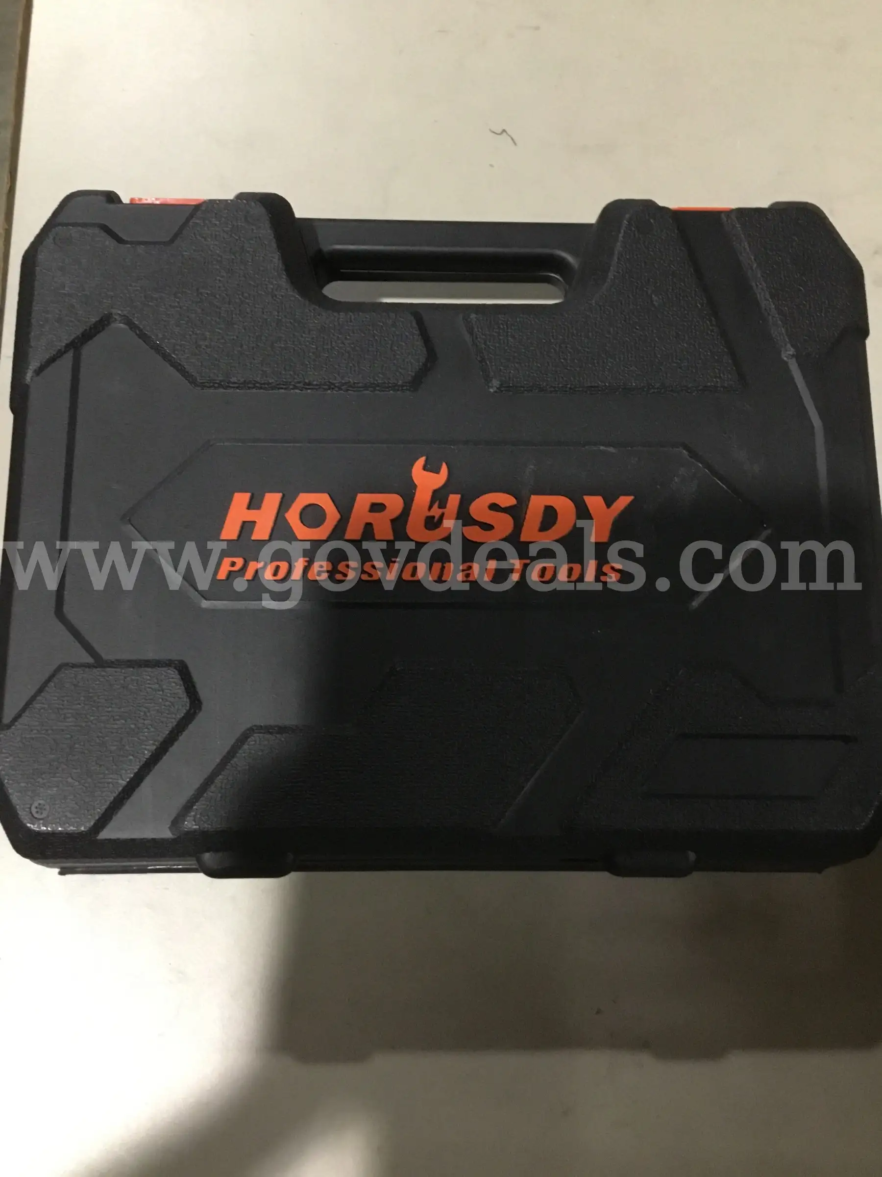 Black box of chrome silver ratchet wrenches DH
