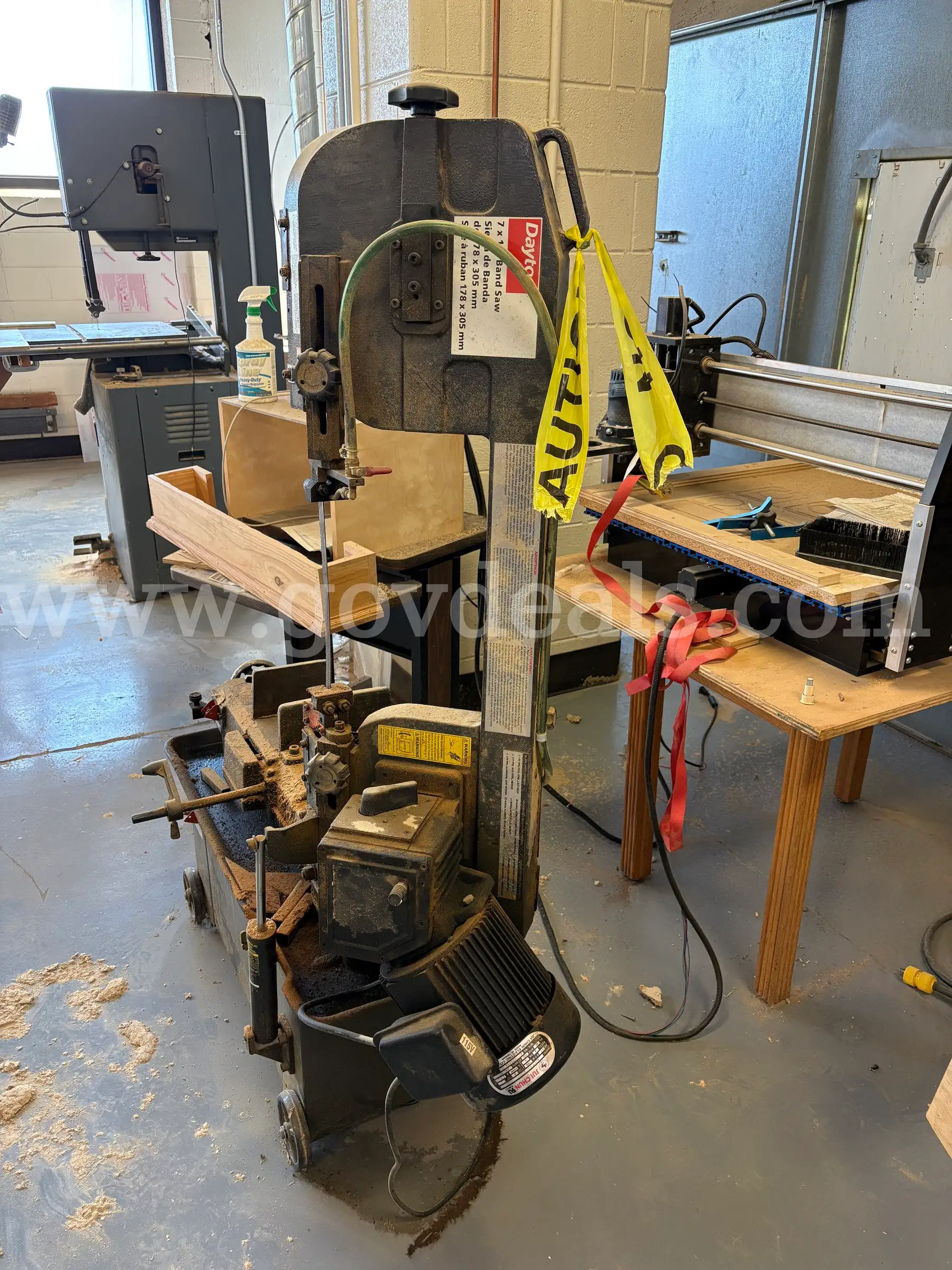 Dayton Vertical Band Saw