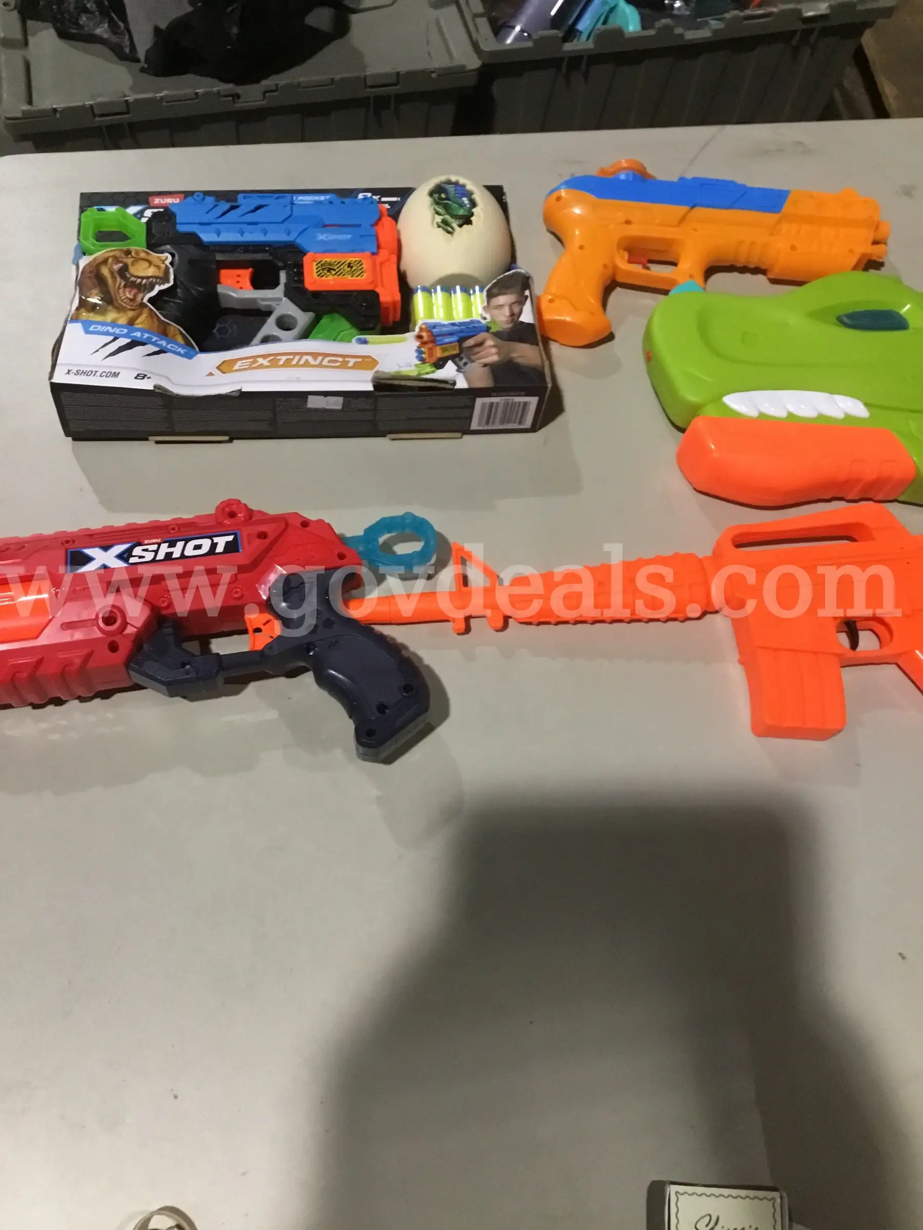5 toy guns- 2 x shot toy guns DH