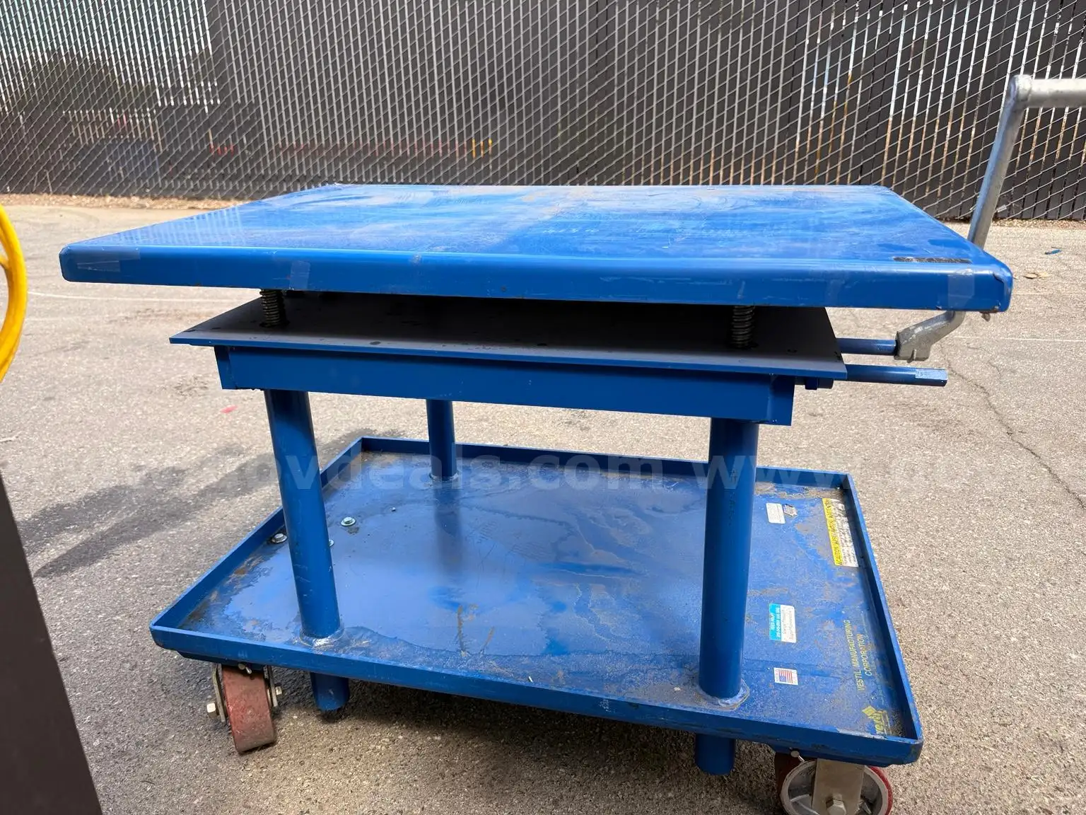 Vestil MT-2436-LP Hydraulic Lift Table Cart 2 000 lb Capacity