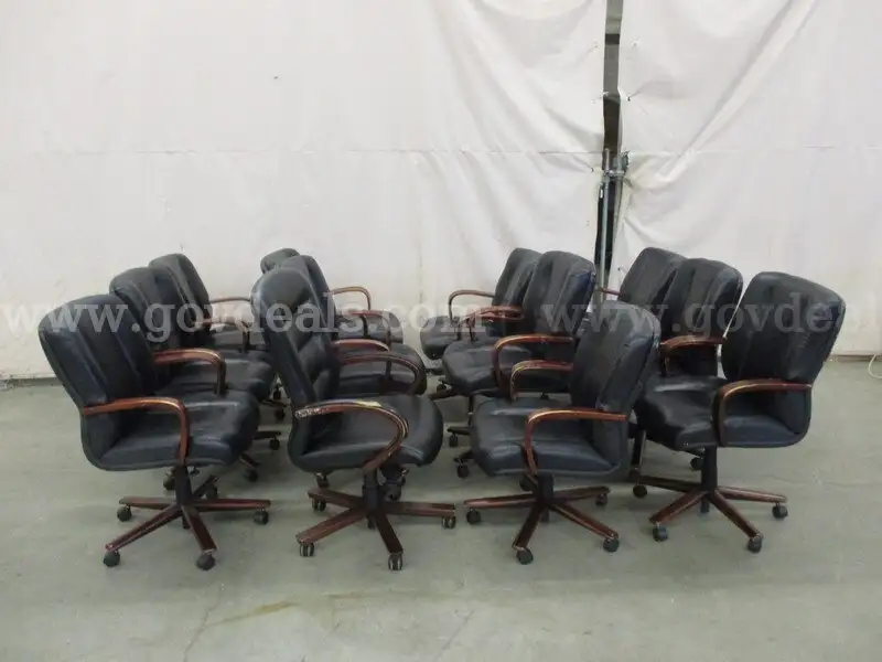 12 Jury Chairs - B5