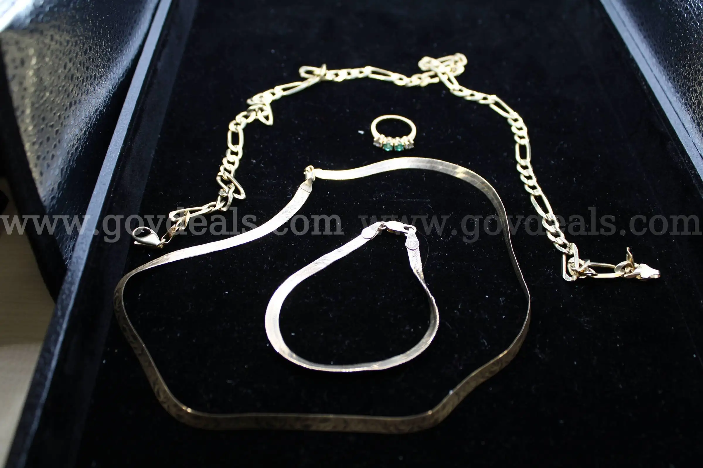 NECKLACE (2) BRACELET (1) RING (1)