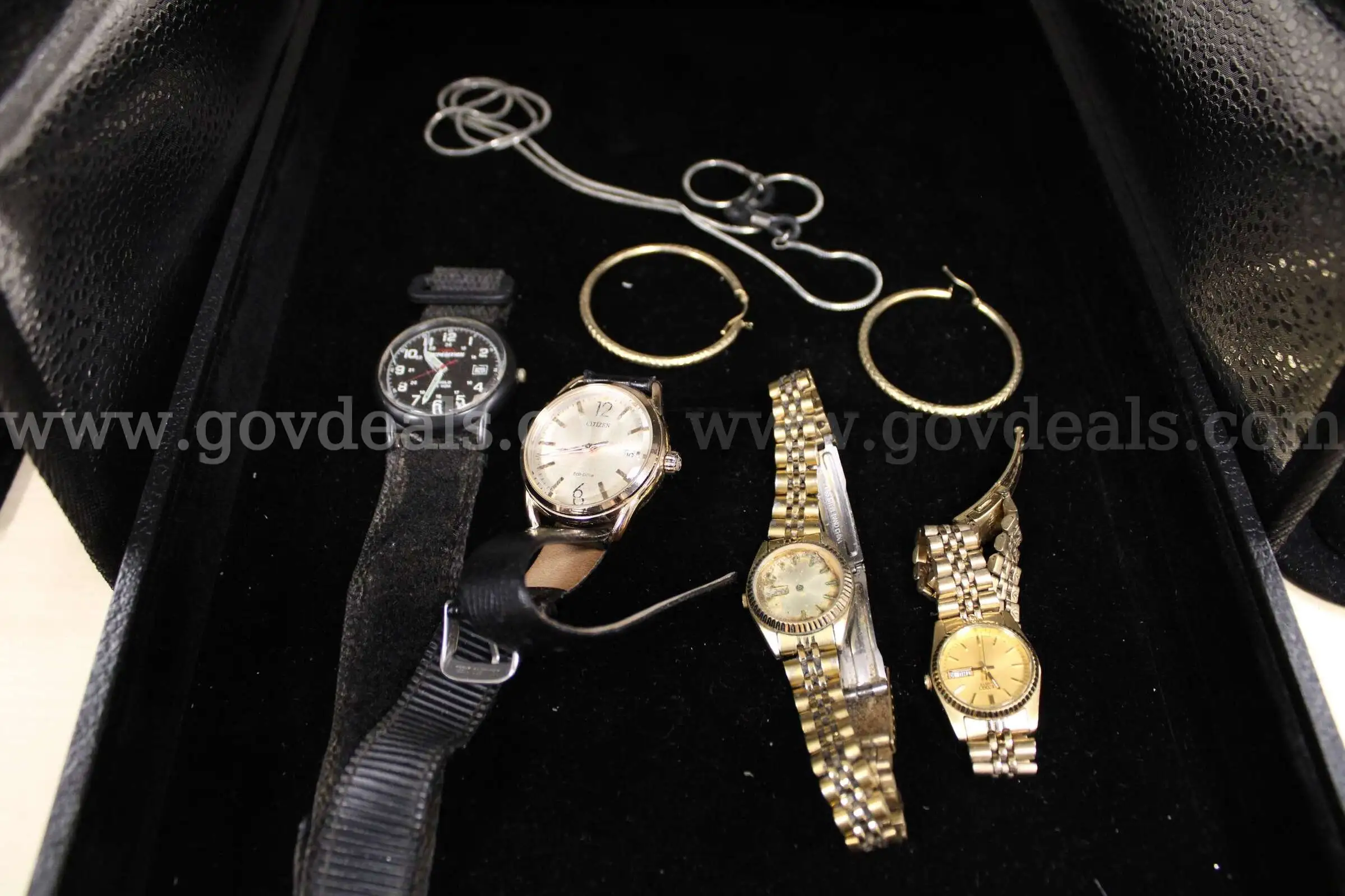 WATCH (4) NECKLACE (1) PAIR OF EARRINGS (1)