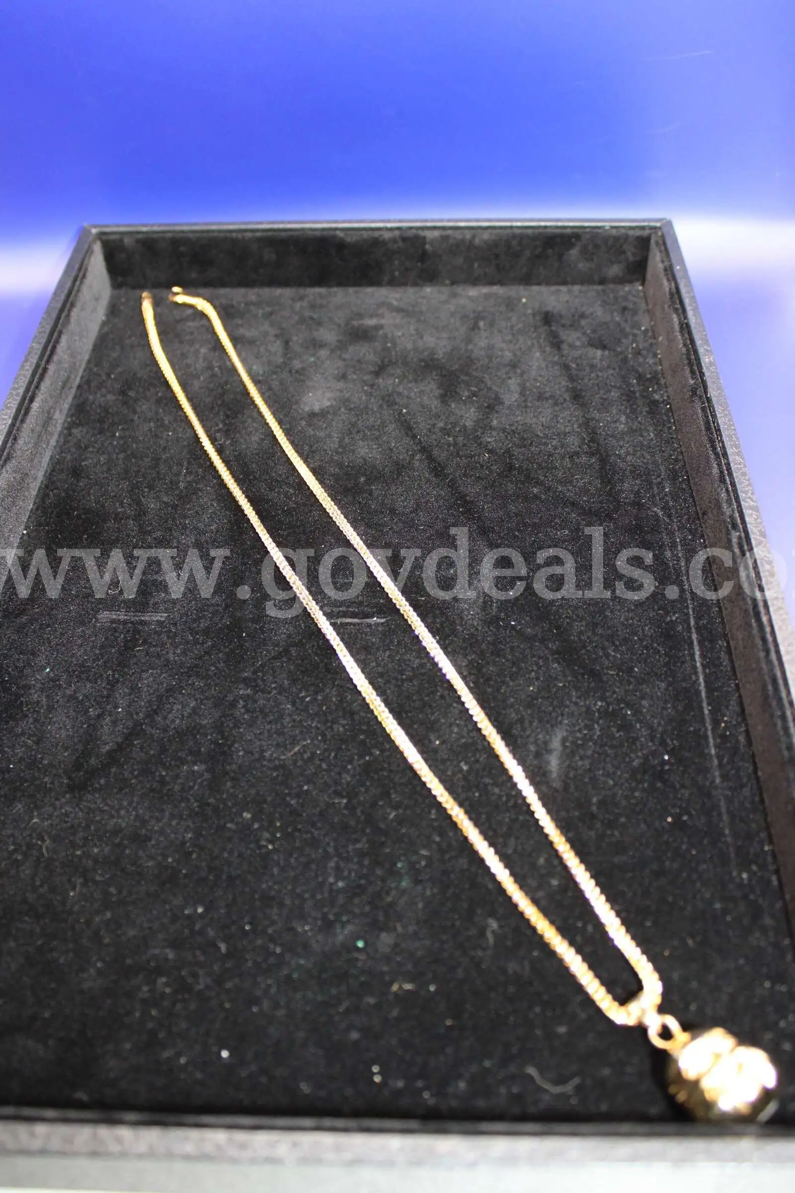 NECKLACE (1) PENDANT (1)