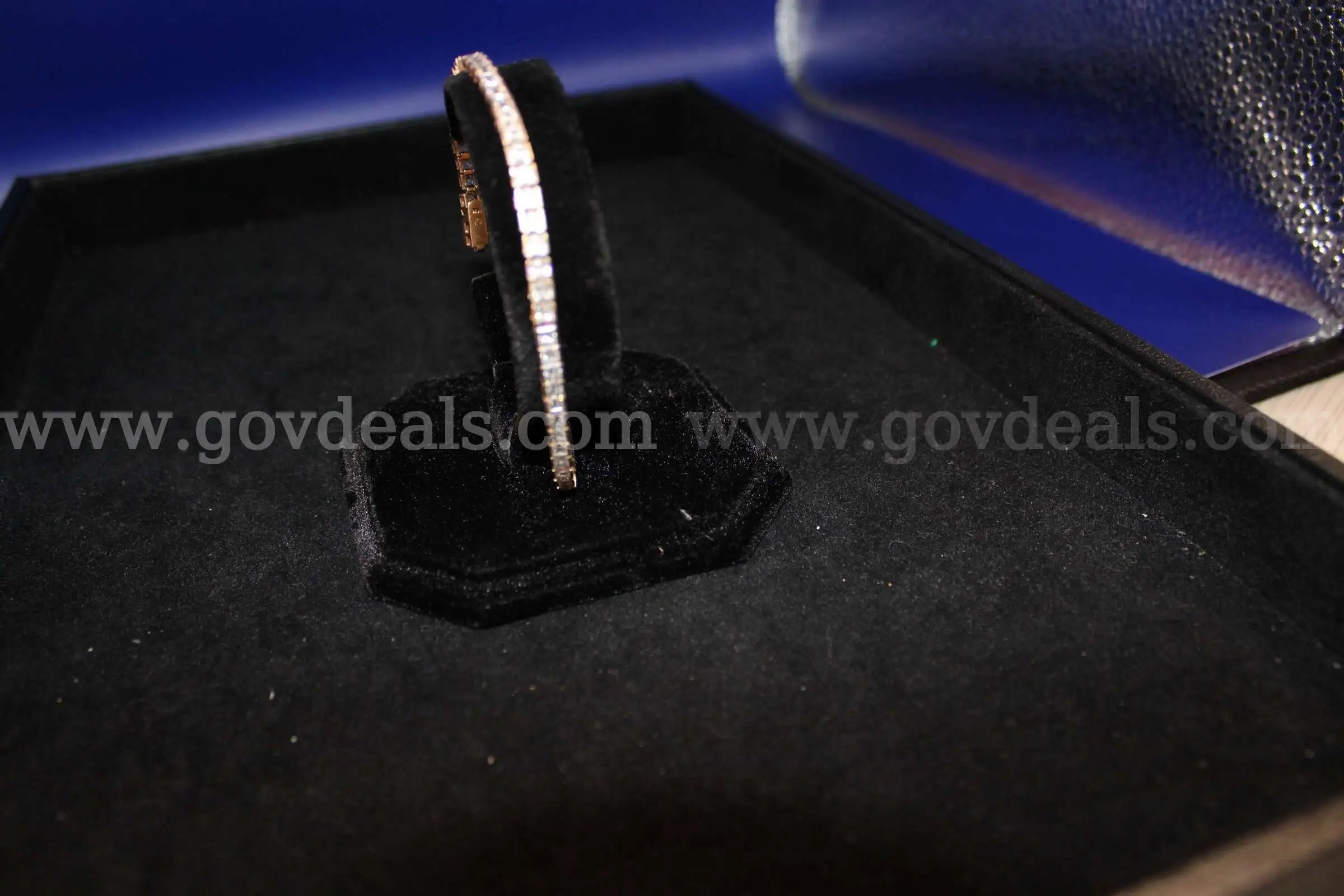 1 STONE 1 BRACELET