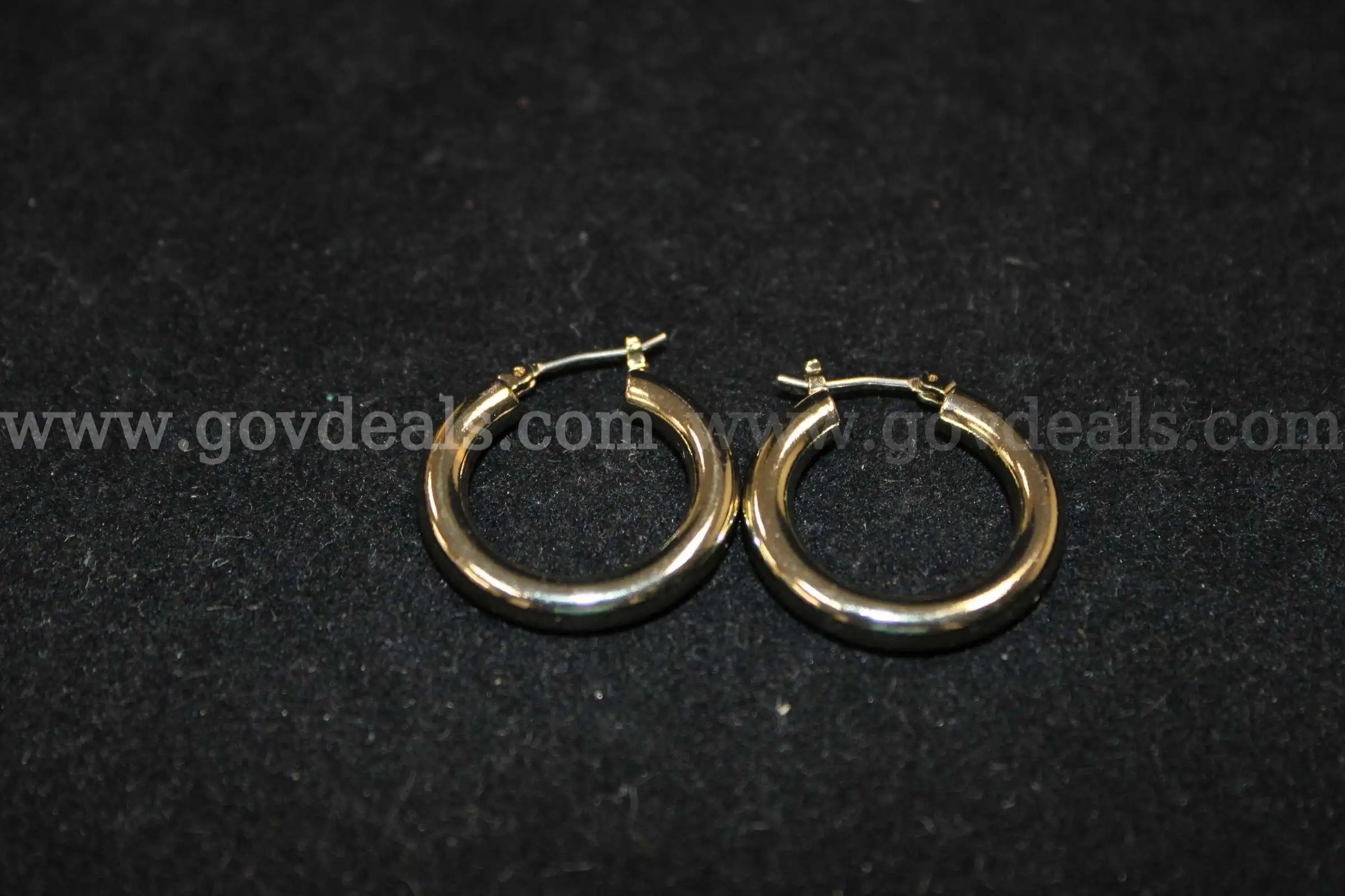 1 Pair Earrings