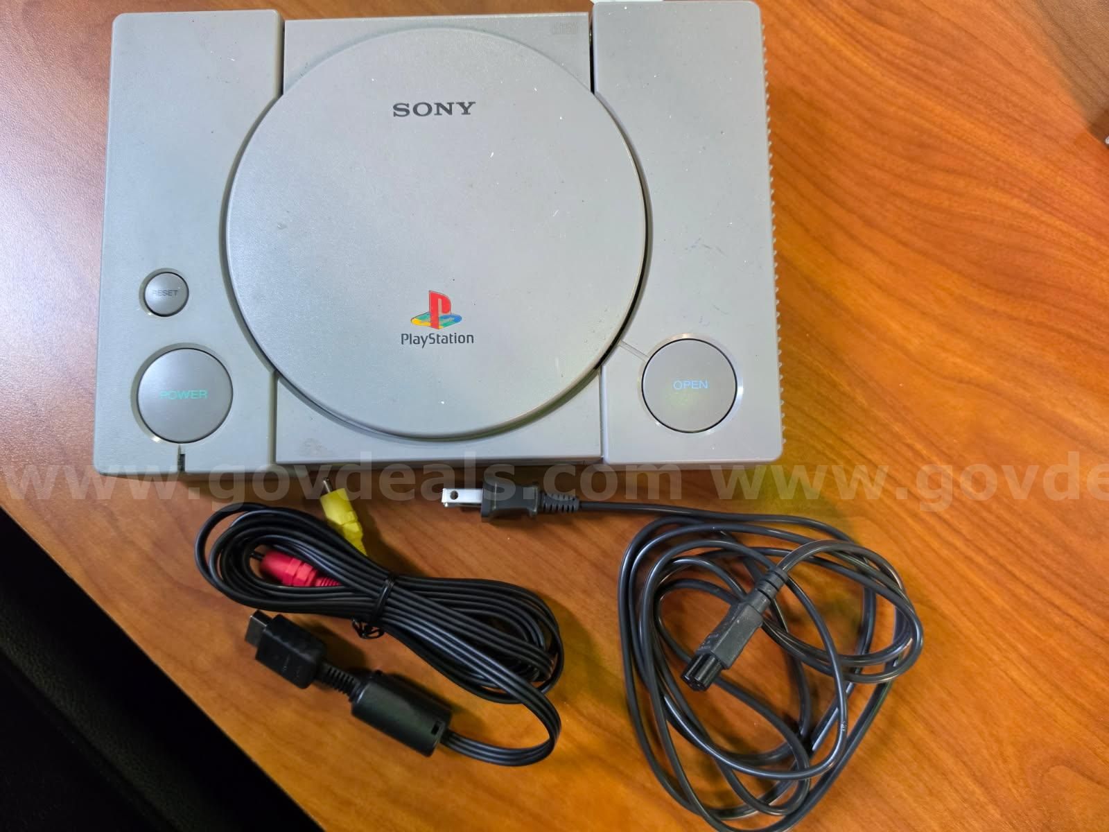 SONY PLAYSTATION ONE DUALSHOCK MODEL # SCPH-9001 94010 (LOT OF 6)