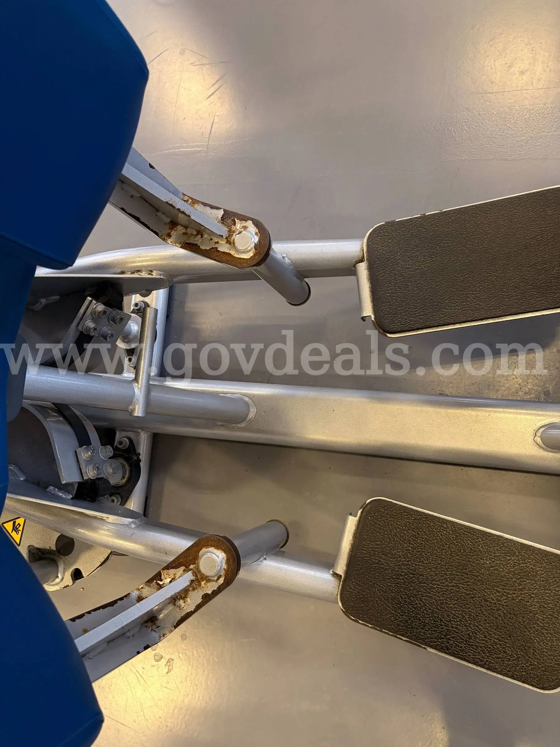 HIP ADDUCT ABDUCT MACHINE