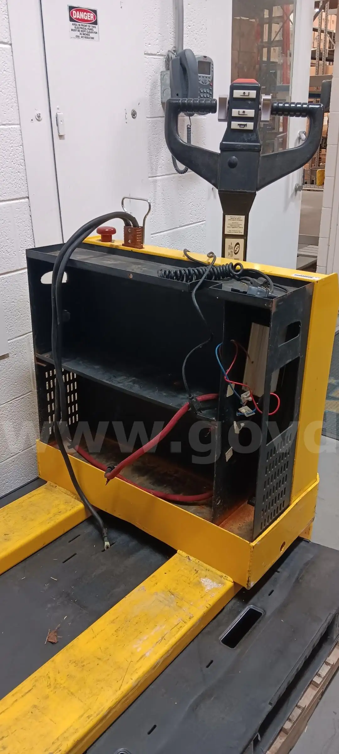 2008 Vestil Manufact EPT-2748-45