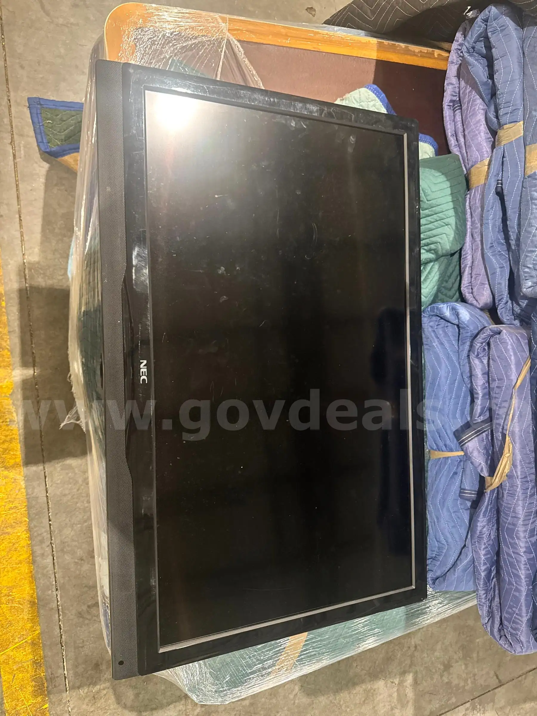 Lot of 10 TV Display Panels