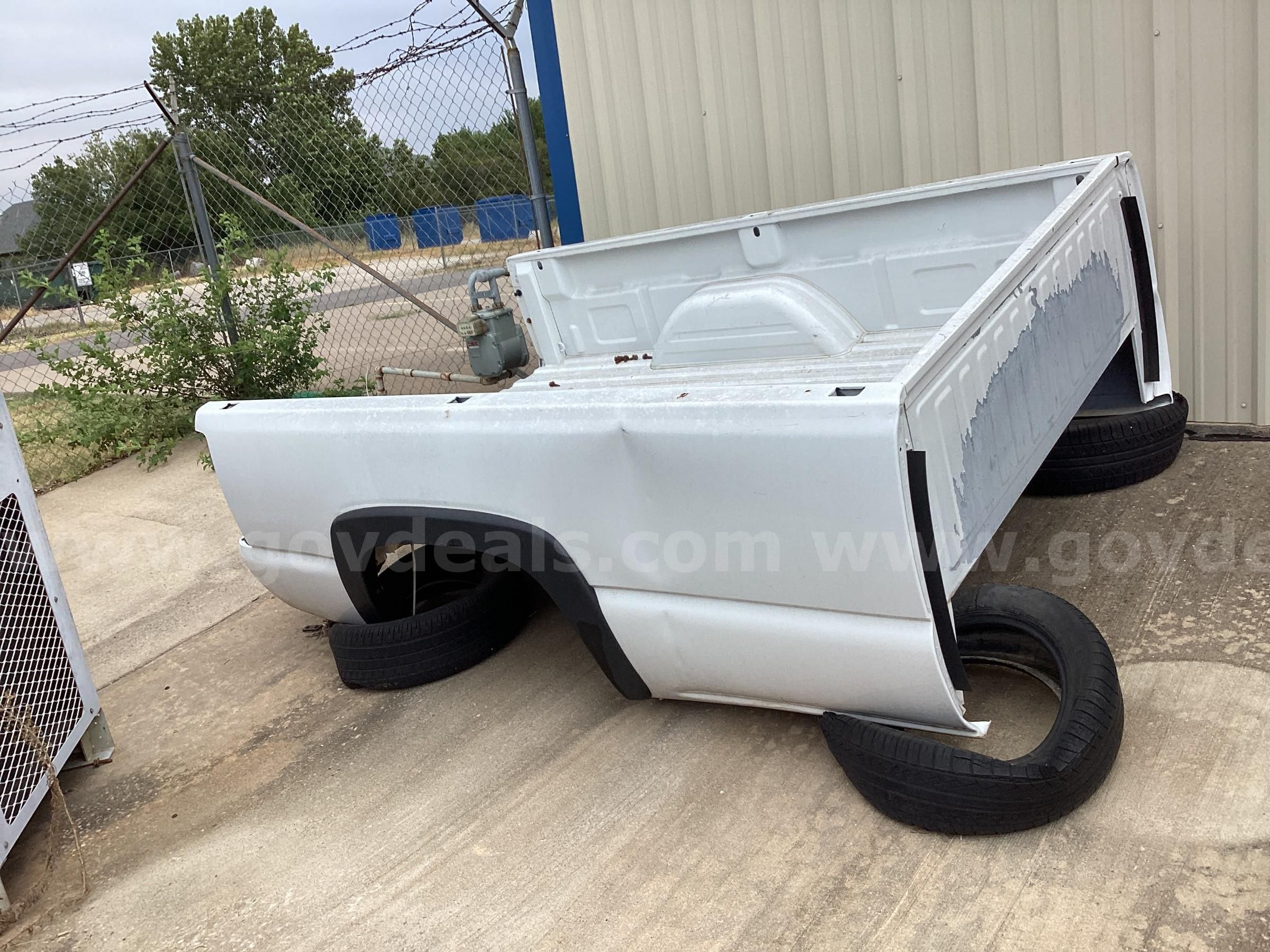 1999 2006 Chevrolet - Truck Bed