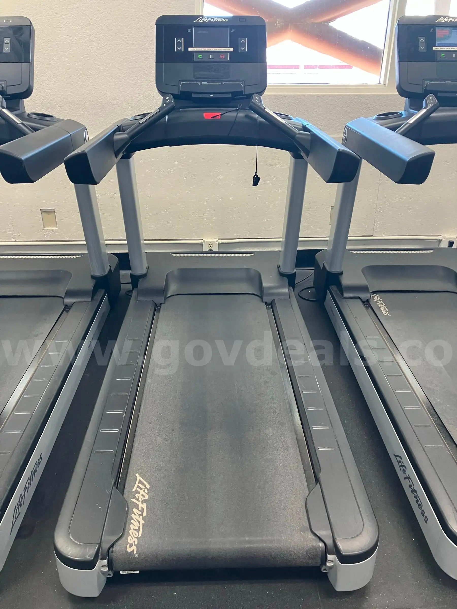 LIFE FITNESS