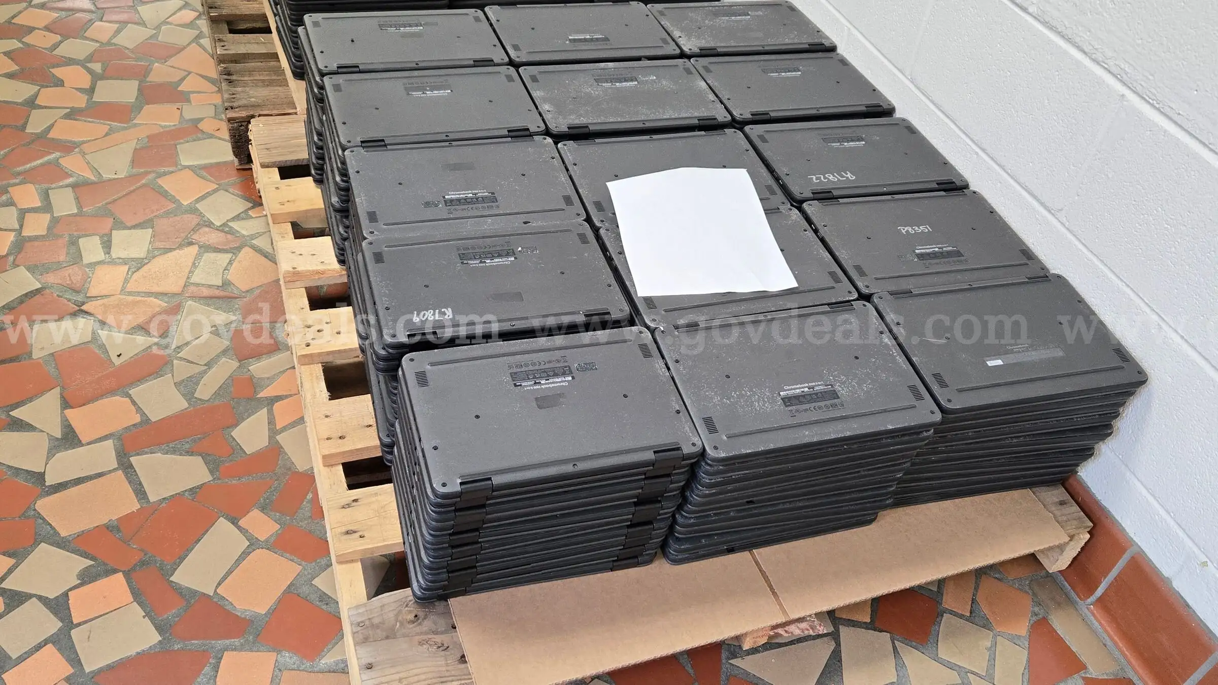 One (1) Pallet of 150 Dell Chromebooks for Parts and Repair Only