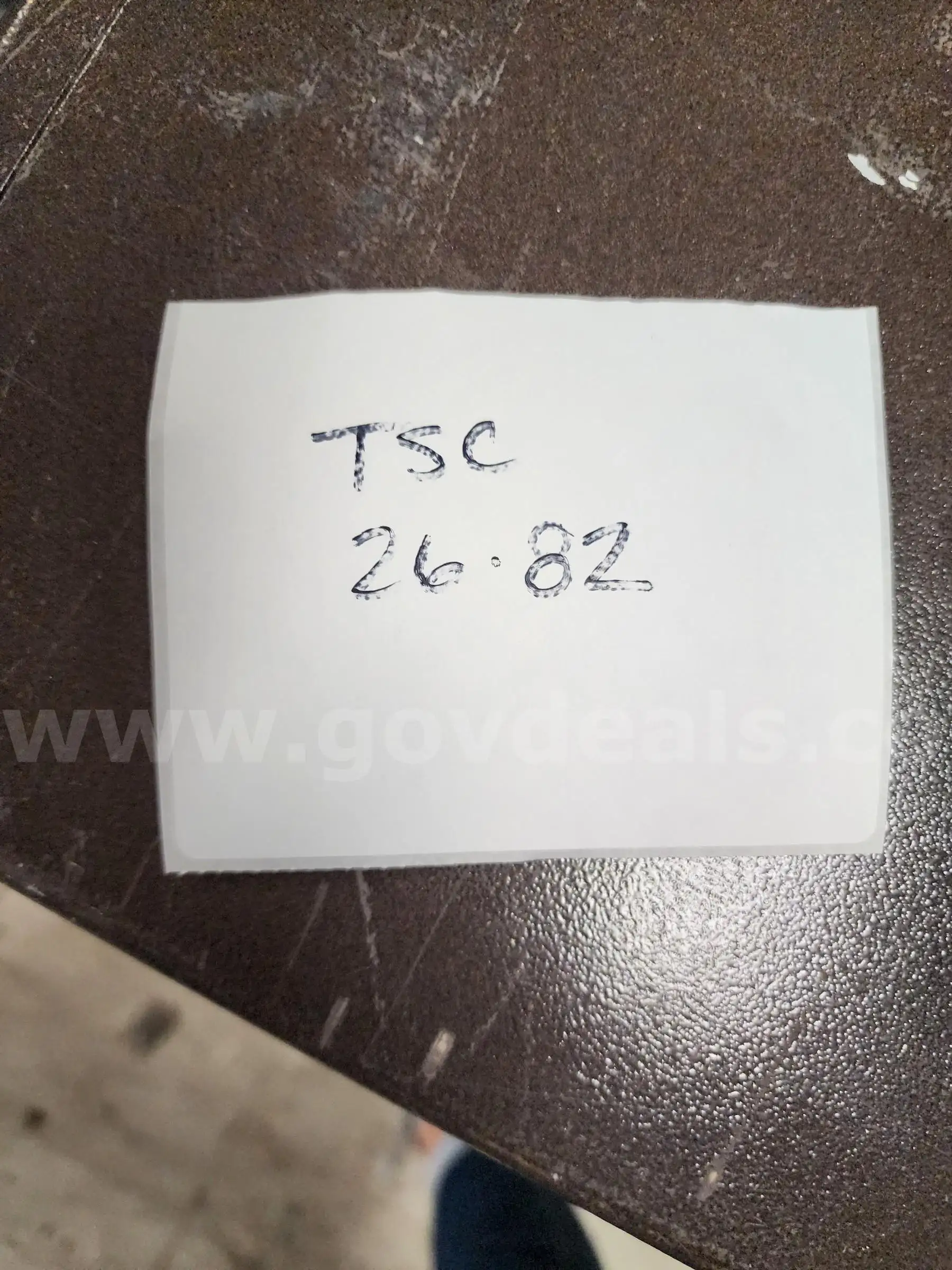 Wax paper Thermometers Compasses Plastic Cylinders Cups Black work gloves mirrors