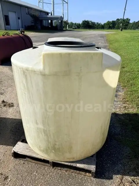 2 plastic tanks