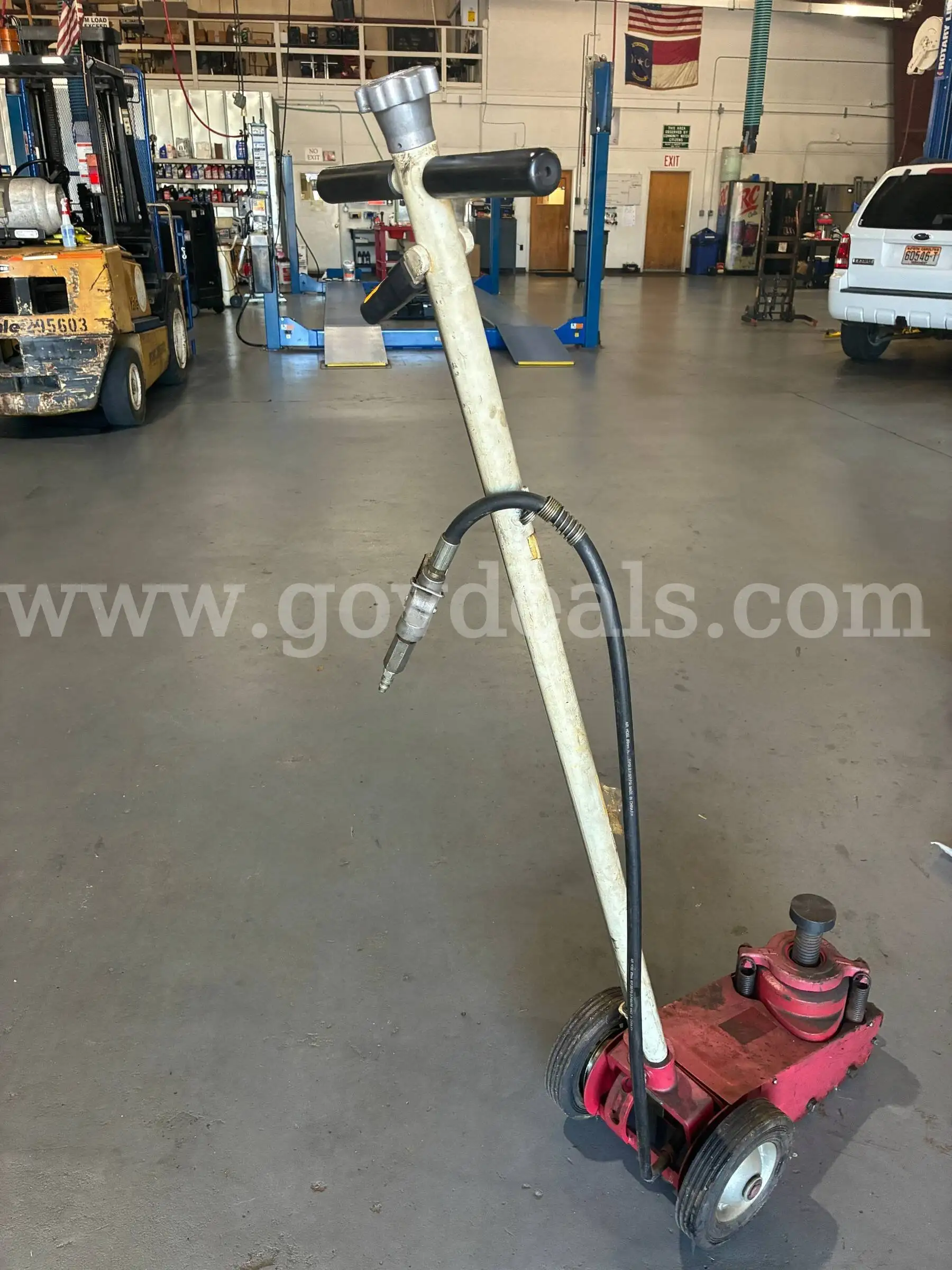 C-Horse 22 Ton air hydraulic floor jack