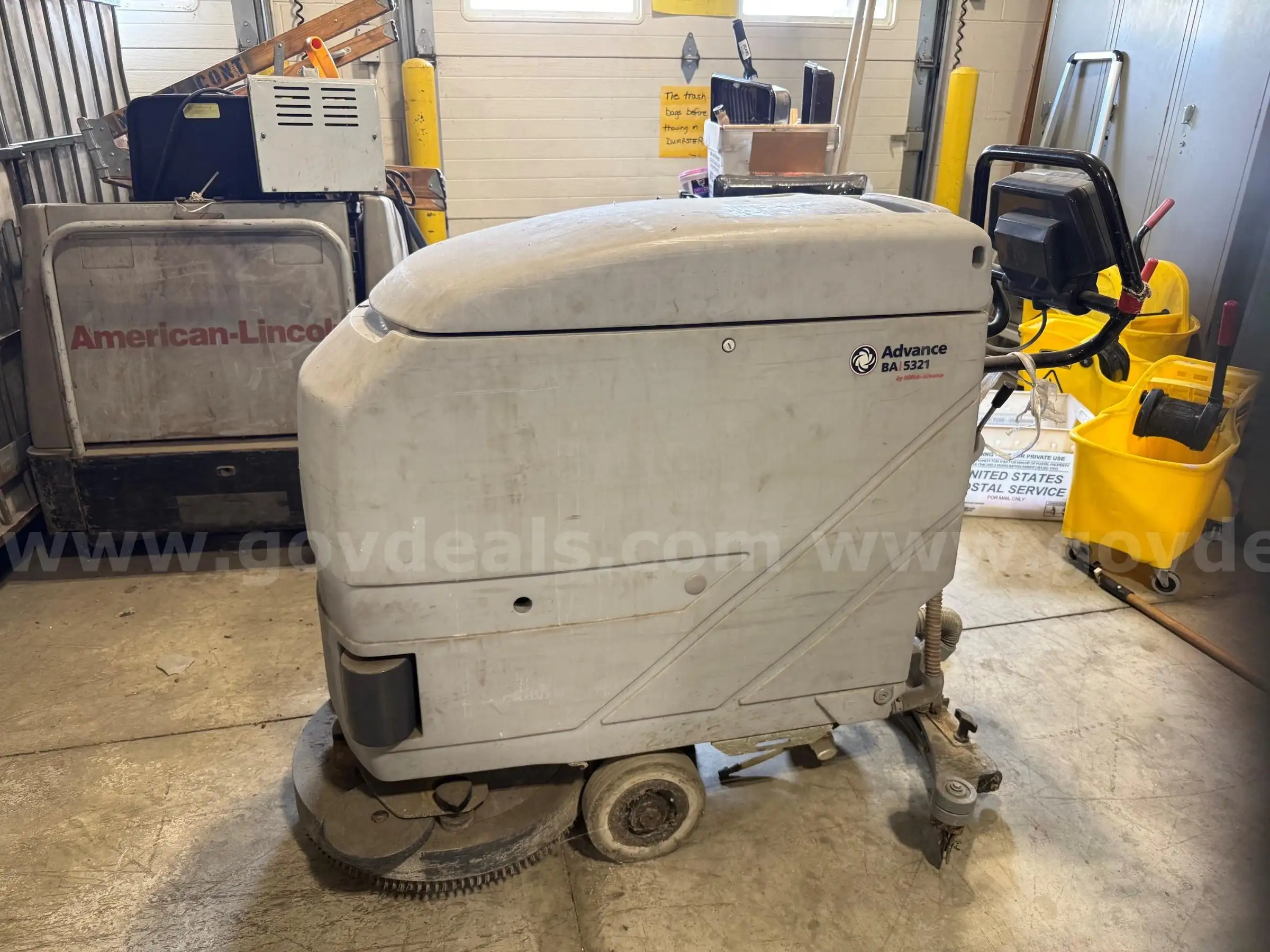 Advance BA-532 Floor Scrubber