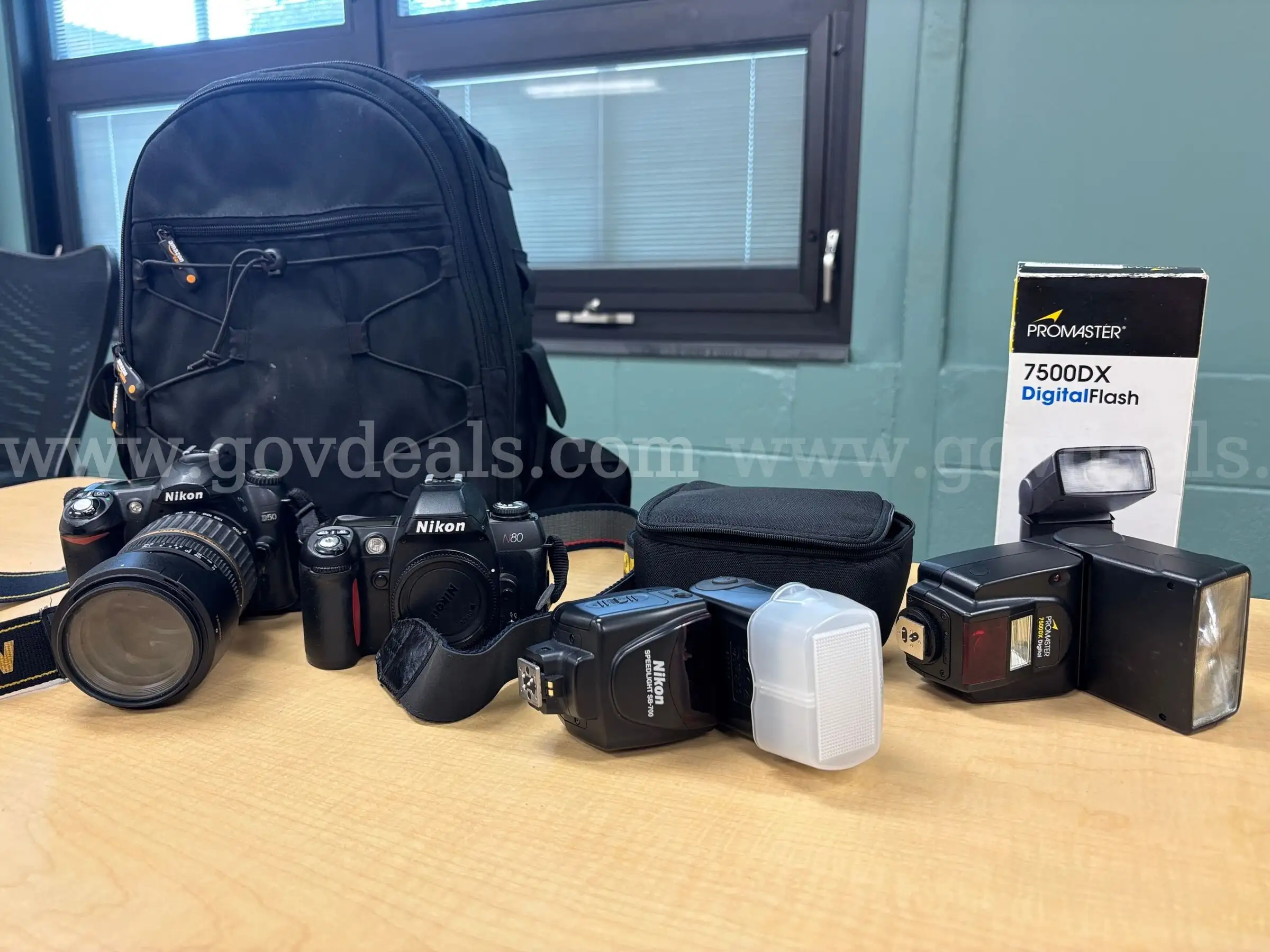 Nikon SLR DSLR Camera Package + SB-700 Flash