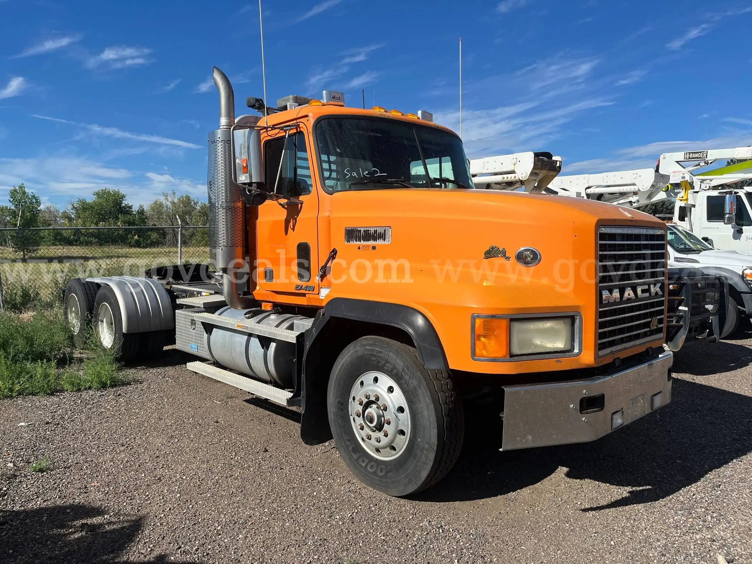 1999 Mack CL713