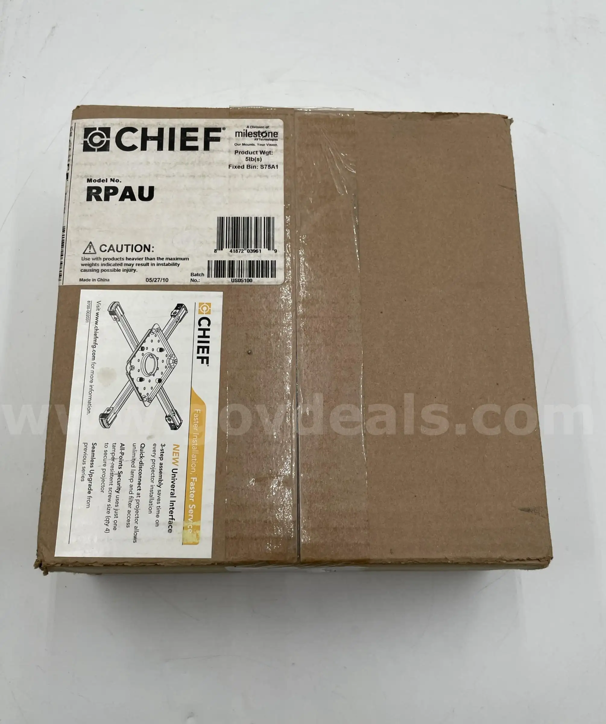 Chief RPAU Universal Projector Mount