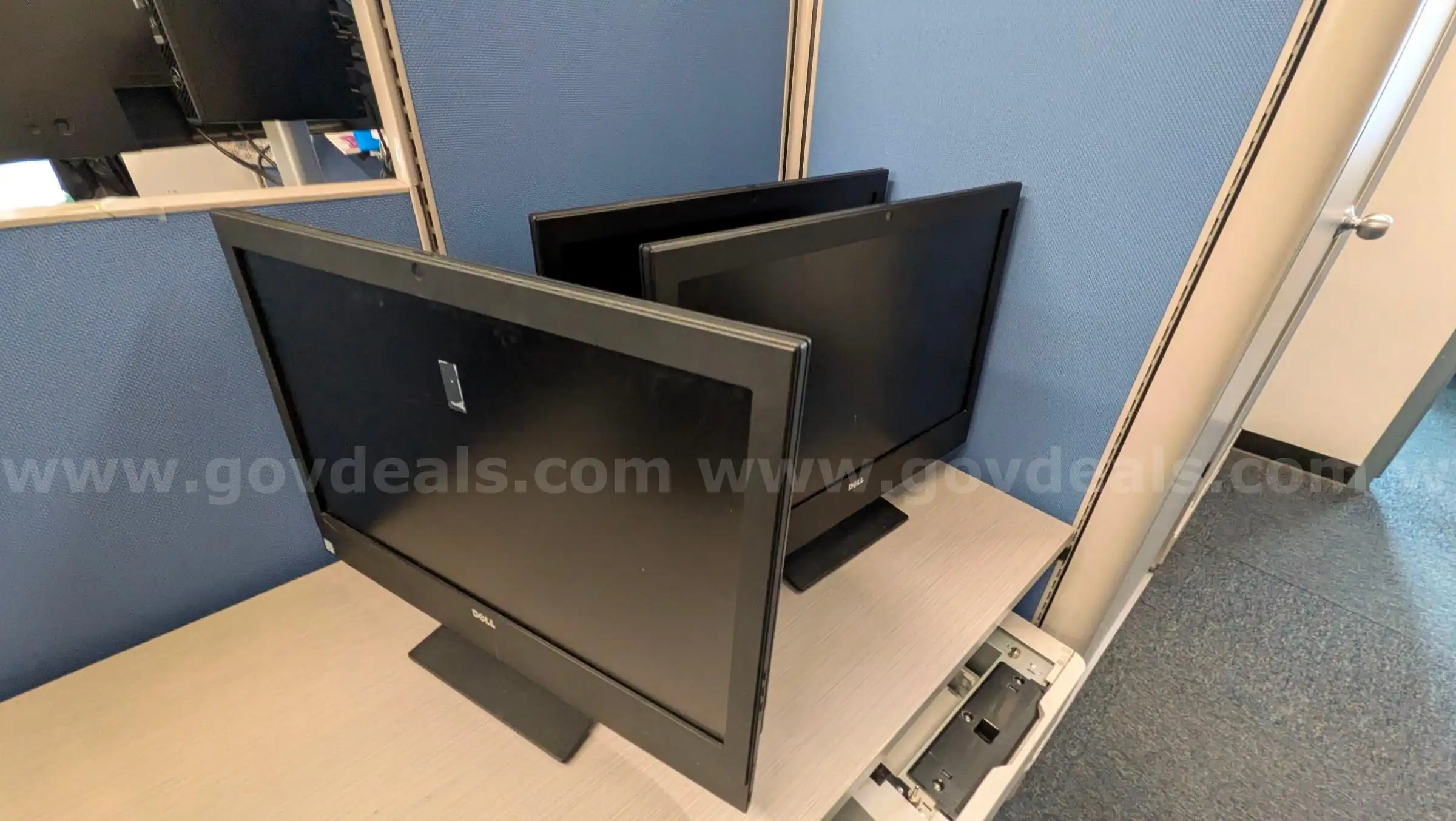 Computers and Monitors - Lot of 8