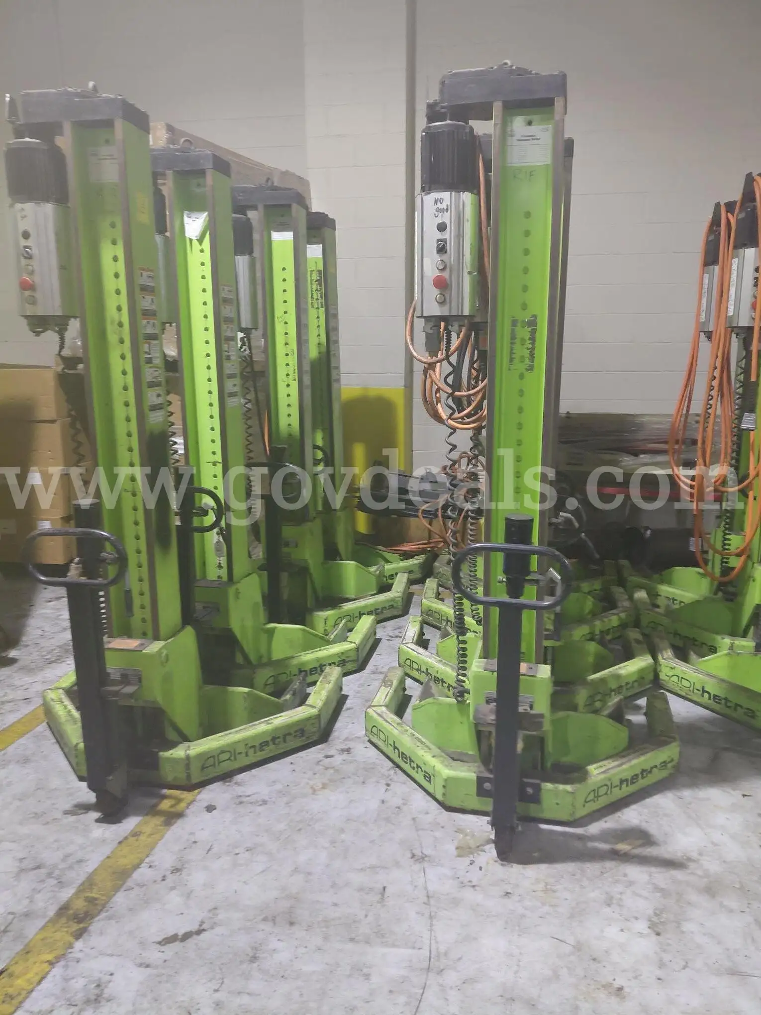 Used Hetra and Sefac Lifts