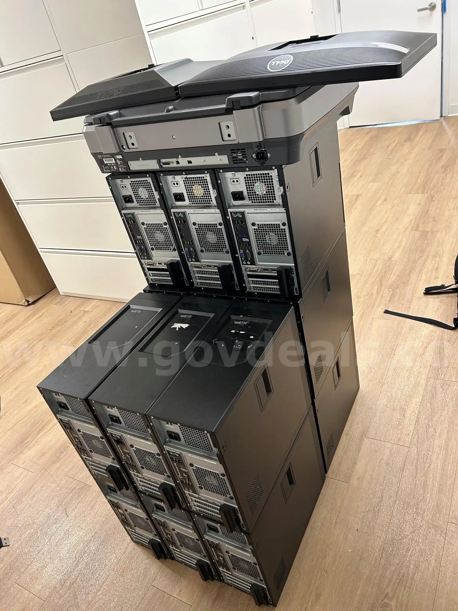 Lot of 18 Dell Desktop Computers of different models Monitors and 1 Flatbed Scanner