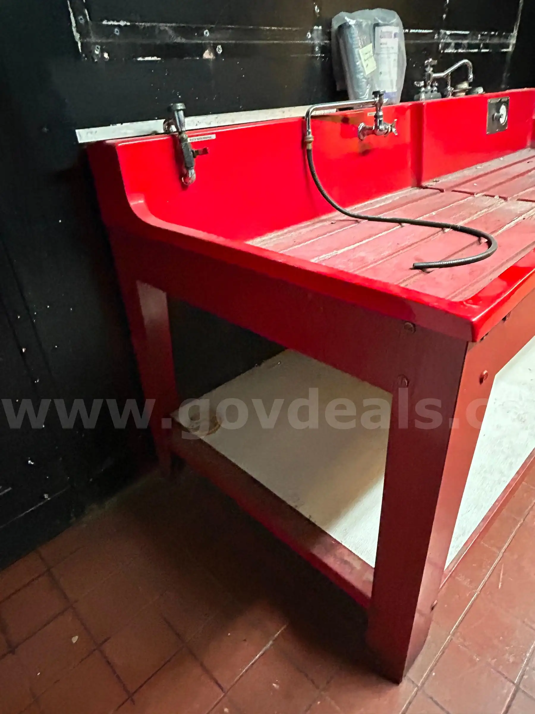Used Temperature controlled industrial wash rinse sink