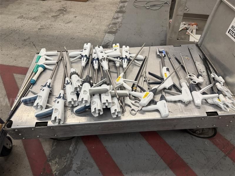 LOT OF VARIOUS SURGICAL INSTRUMENTS