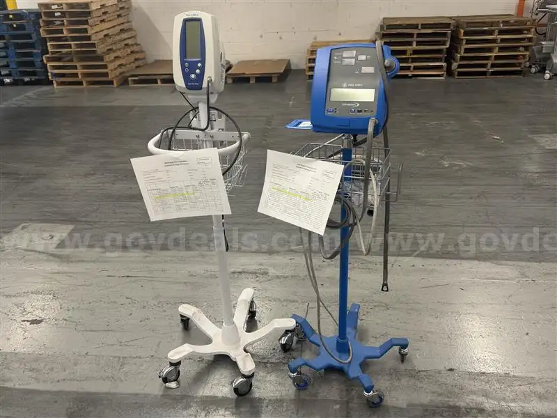 WELCHALLYN SPOT VITAL SIGNS MONITOR & DINAMAP PRO 100V2 PATIENT MONITOR