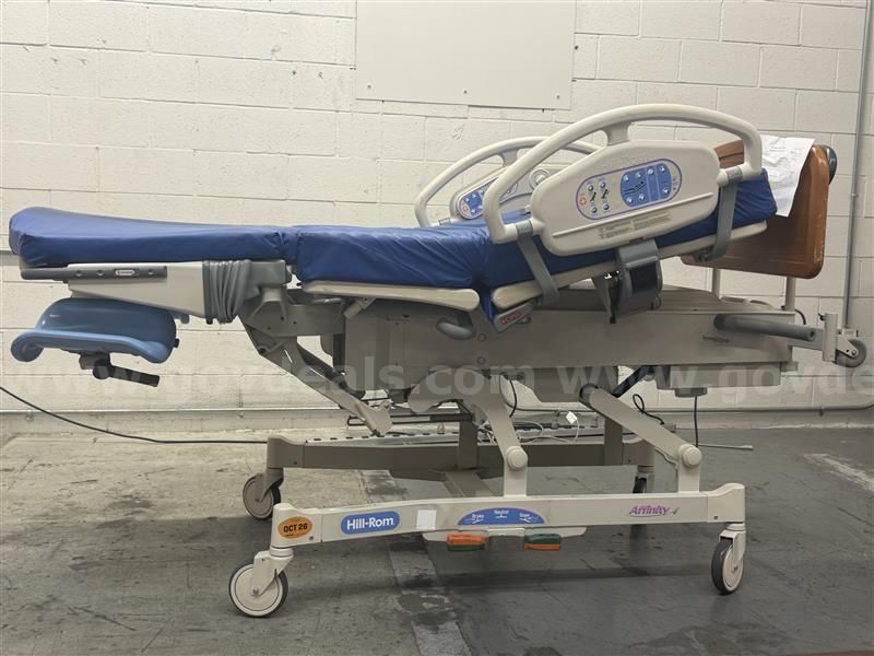 HILL-ROM P3700 AFFINITY 4 BIRTHING BED SN#J206AA9413