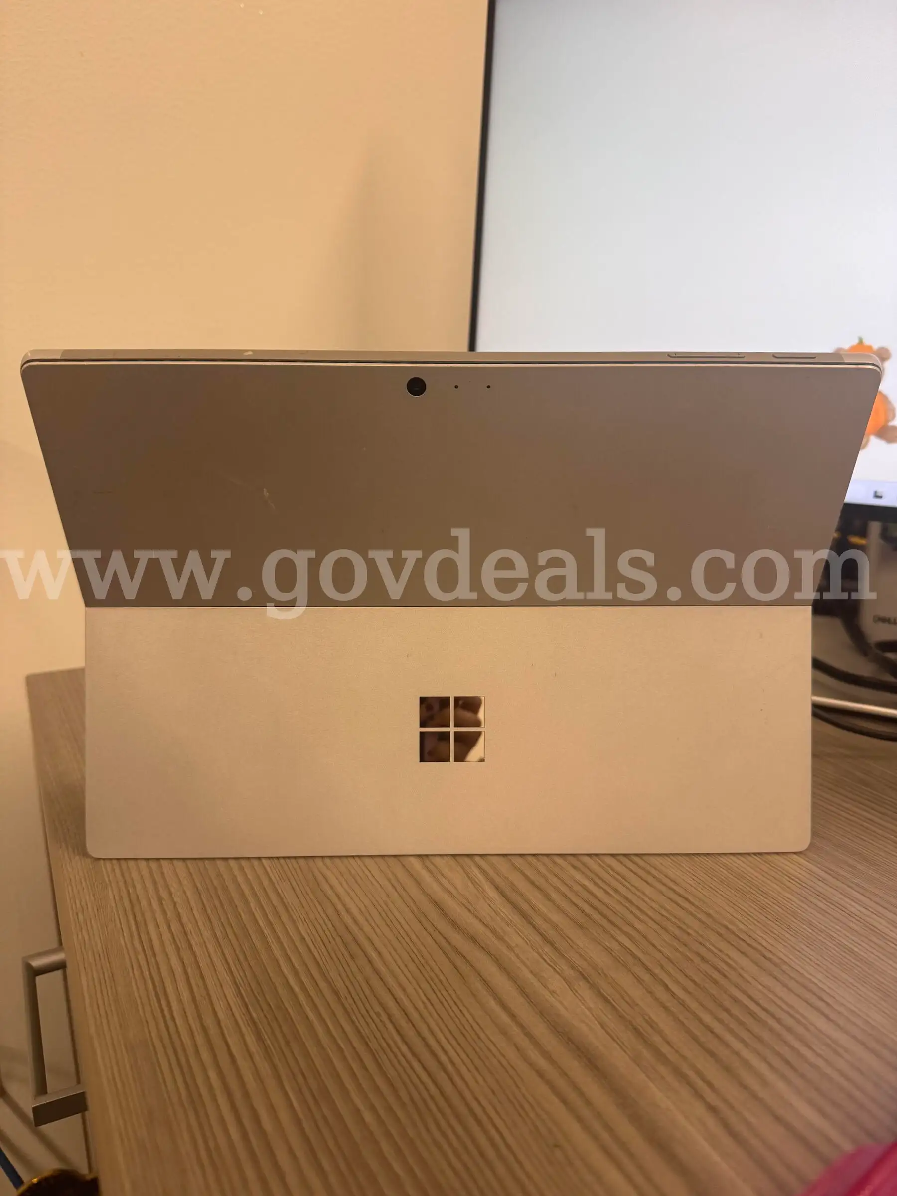 Microsoft Surface Pro 5 (Lot of 1)
