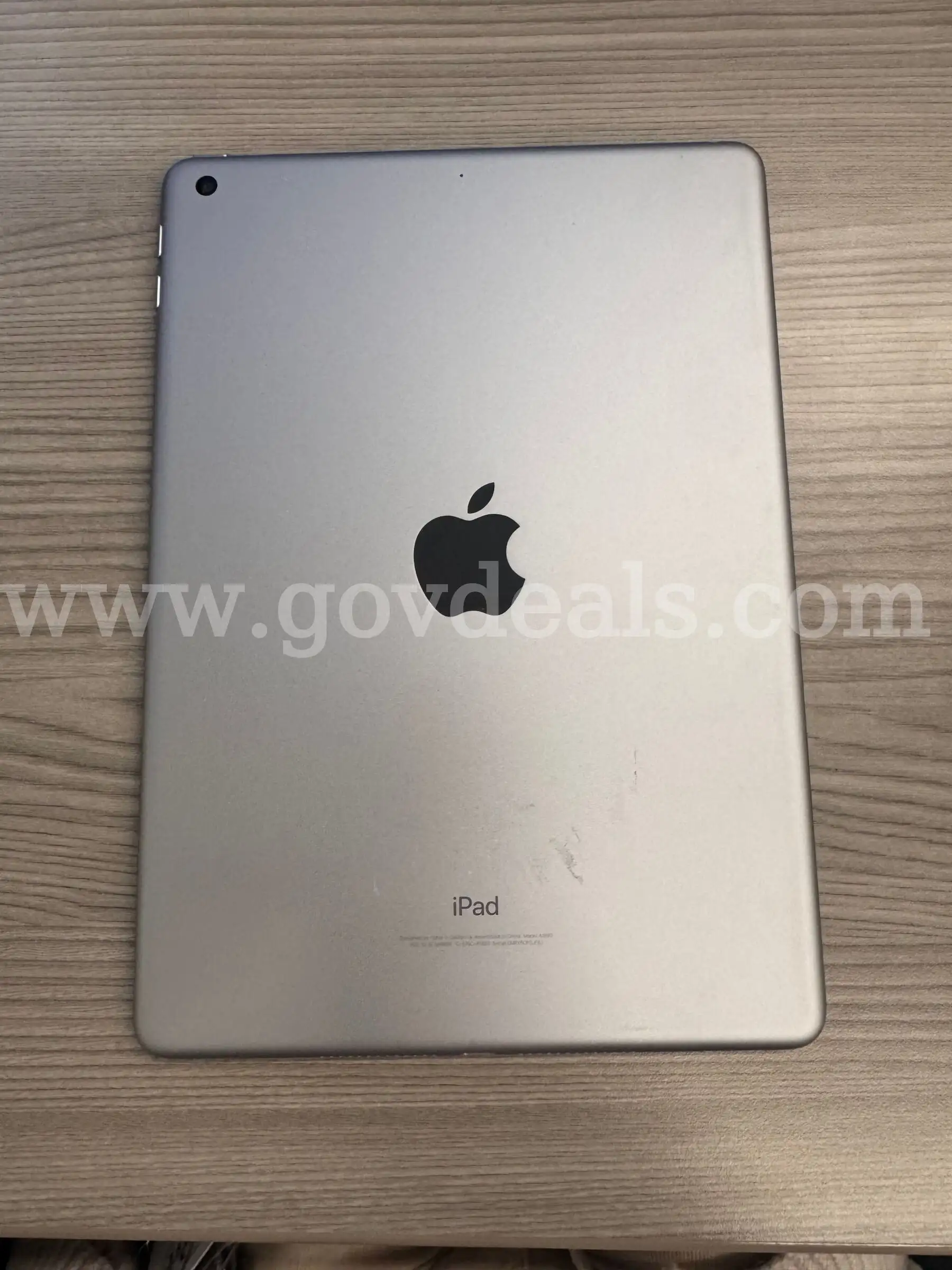 Apple iPad 6th Generation (32 GB) (Lot of 1)