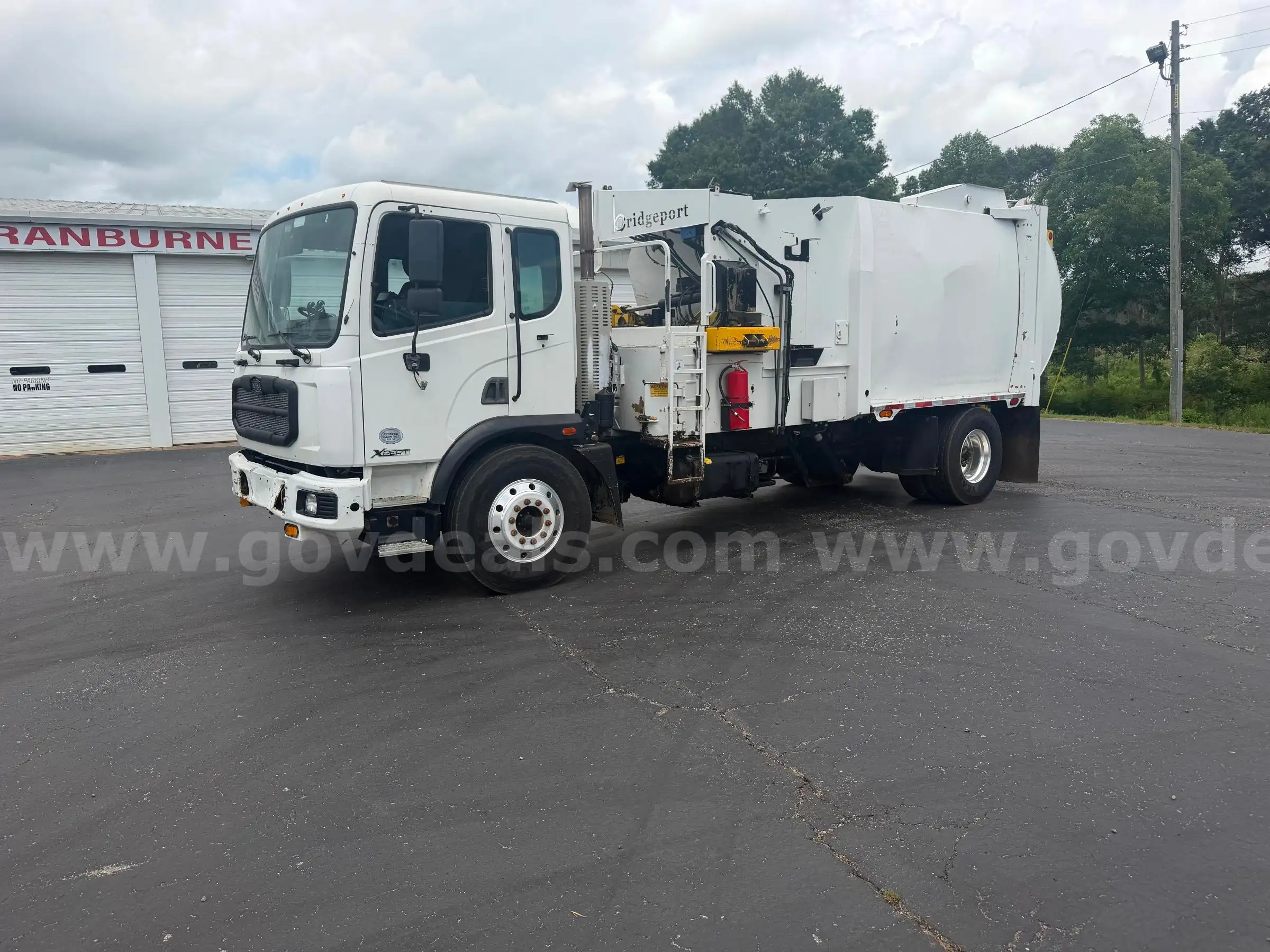 2017 Autocar Amcd42