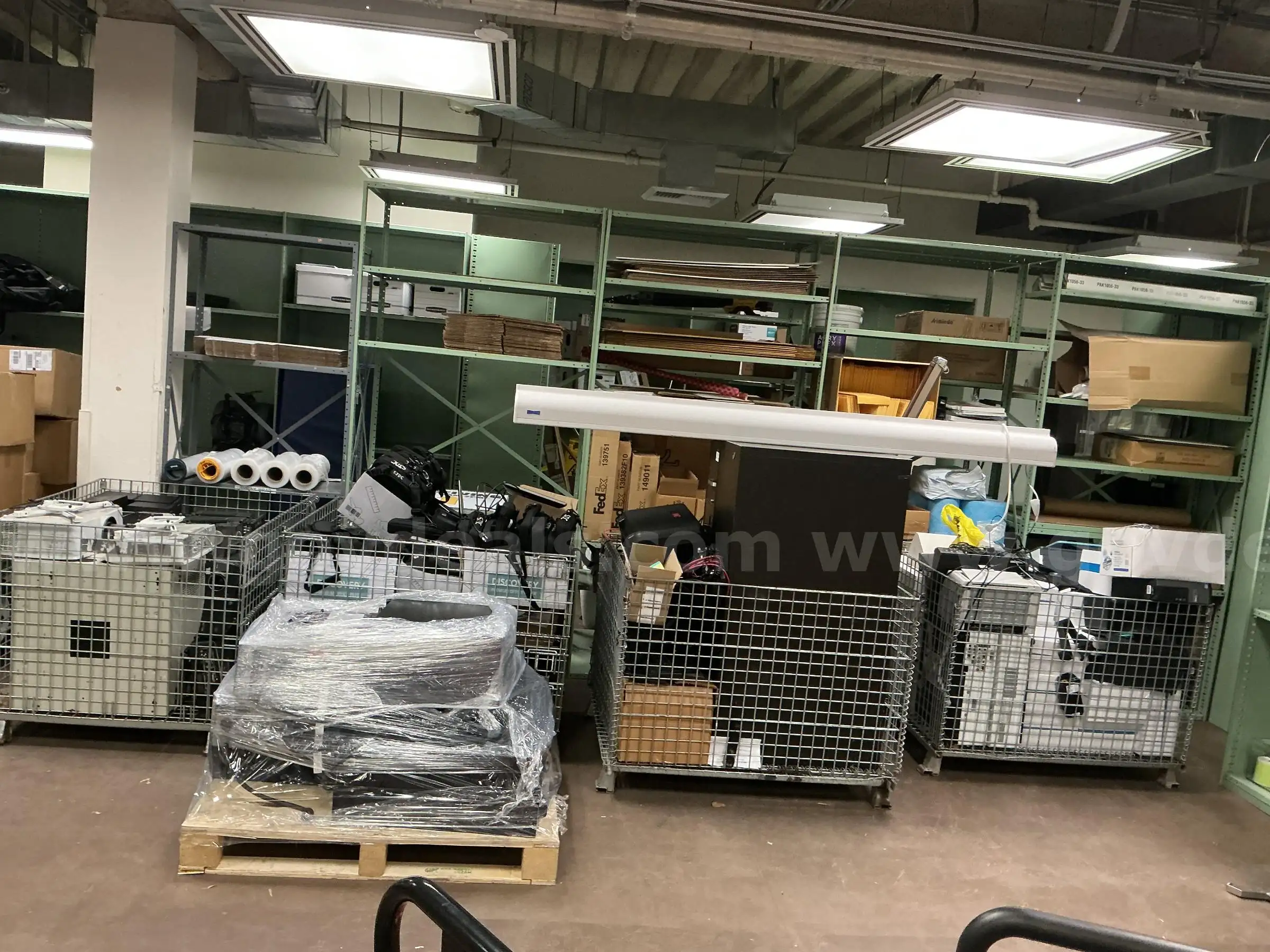 LOT OF ELECTRONIC EQUIPMENT