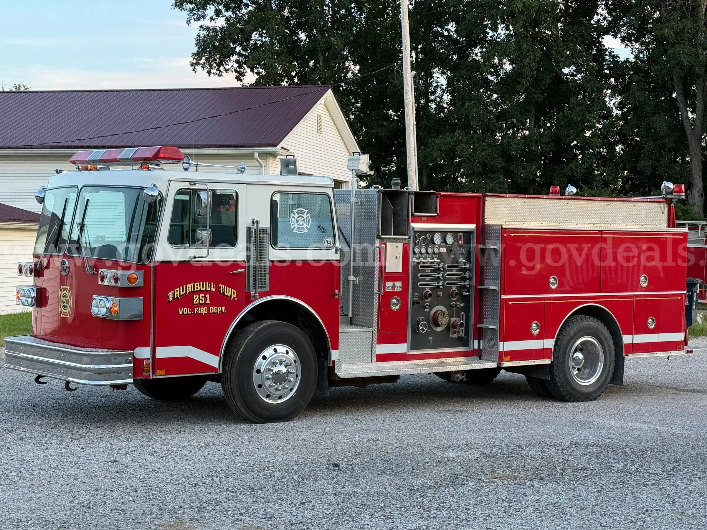 1987 Sutphen fire engine. Detroit diesel motor. 1000 gallon tank. Passed pump test in 2025. 1546 hou