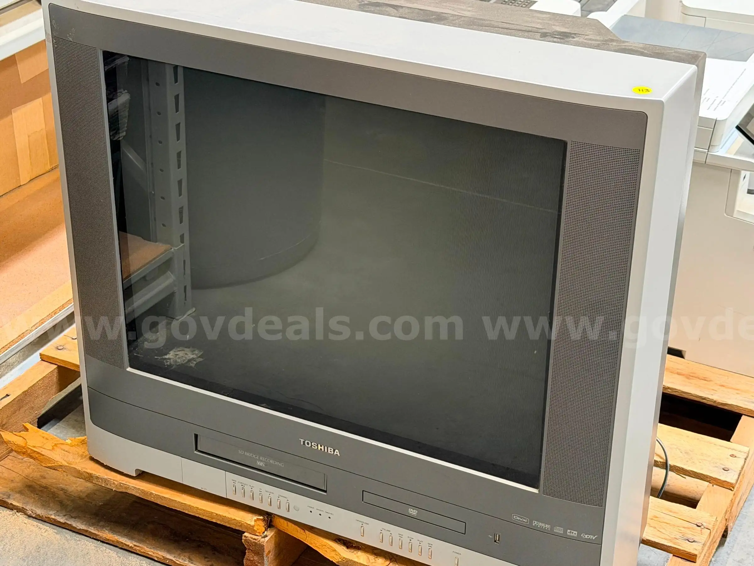 Toshiba 27 TV DVD VCR combo