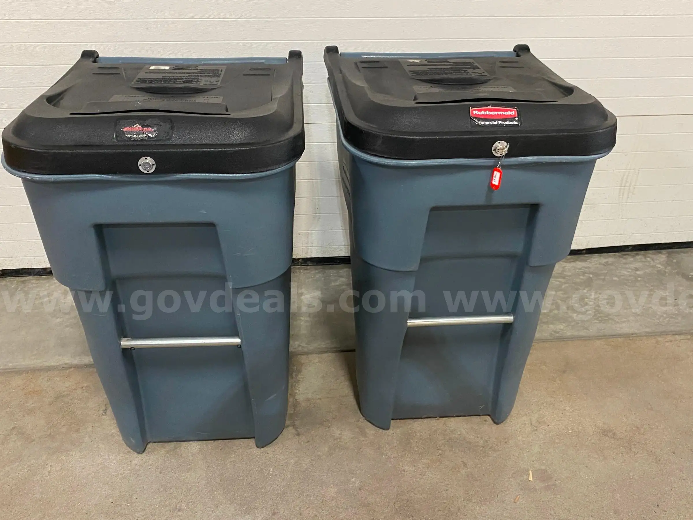 Rubbermaid FG9W1088