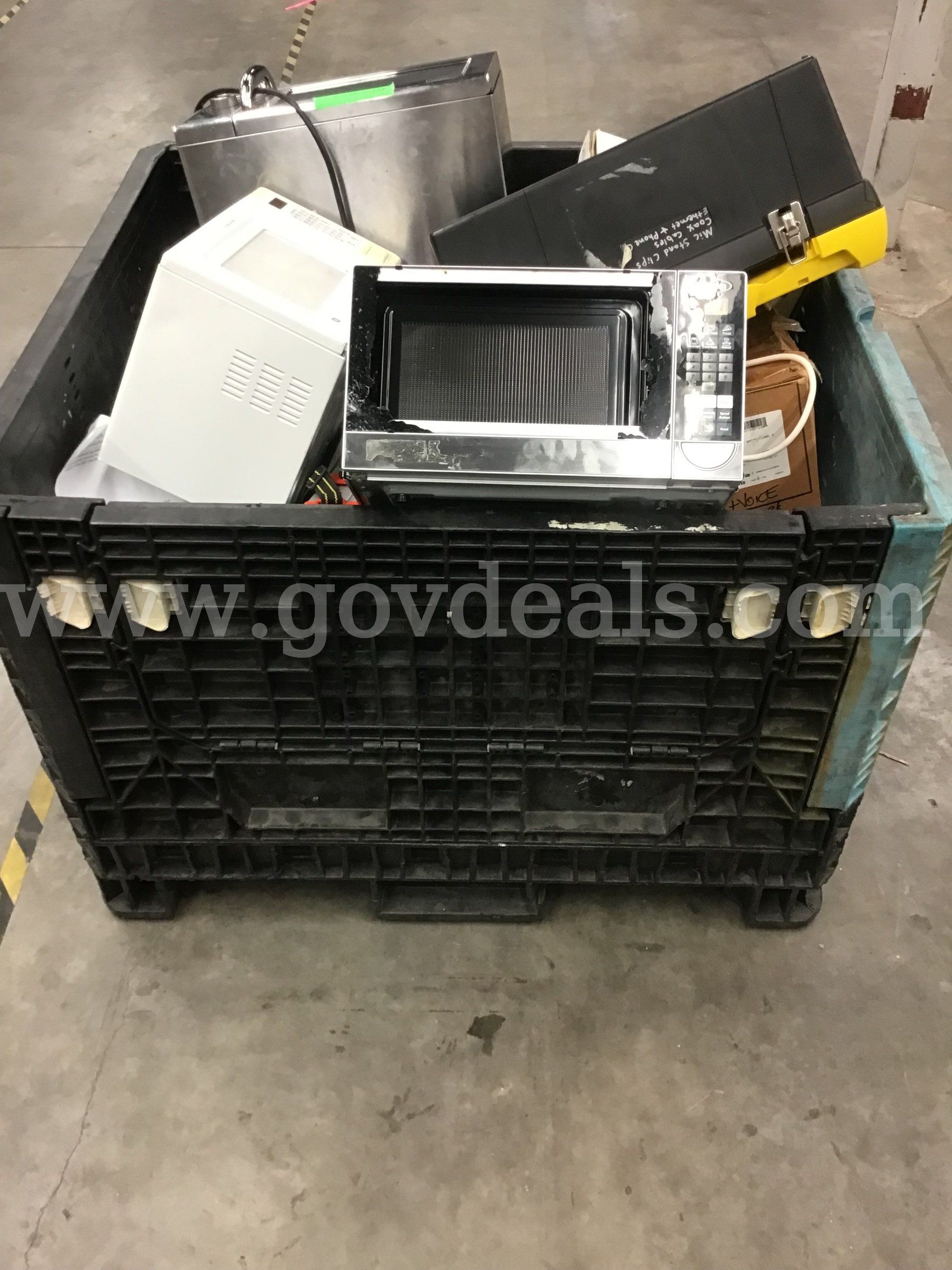 One (1) Lot of Building& Maintenance Supplies & Tools