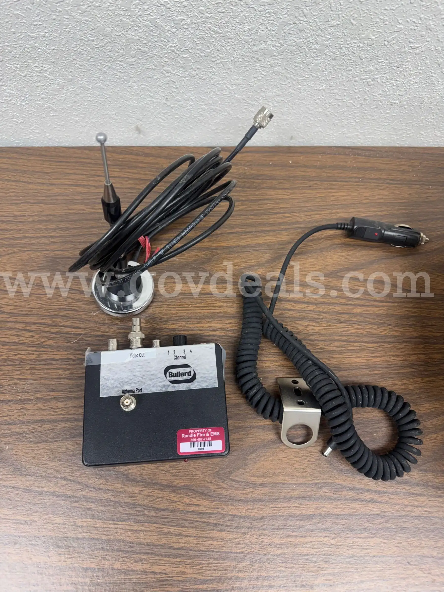 Bullard Wireless Video Receiver with Magnetic Antenna & 12V Vehicle Power Cable