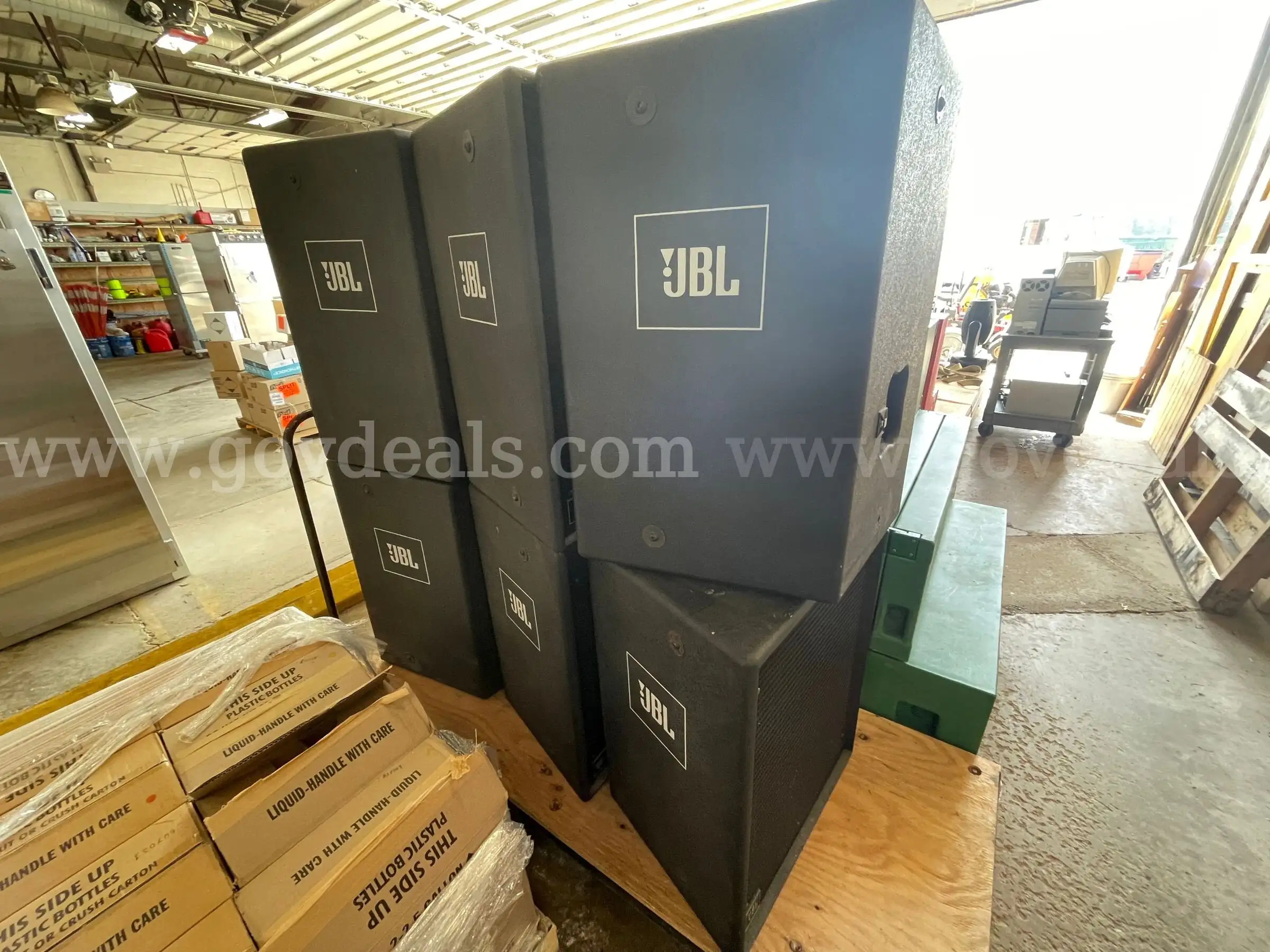 Lot of 6 JBL Speakers