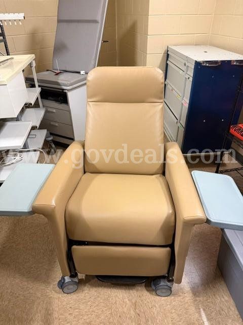 Champion Manufacturing Medical Transport Recliner with 4 Casters