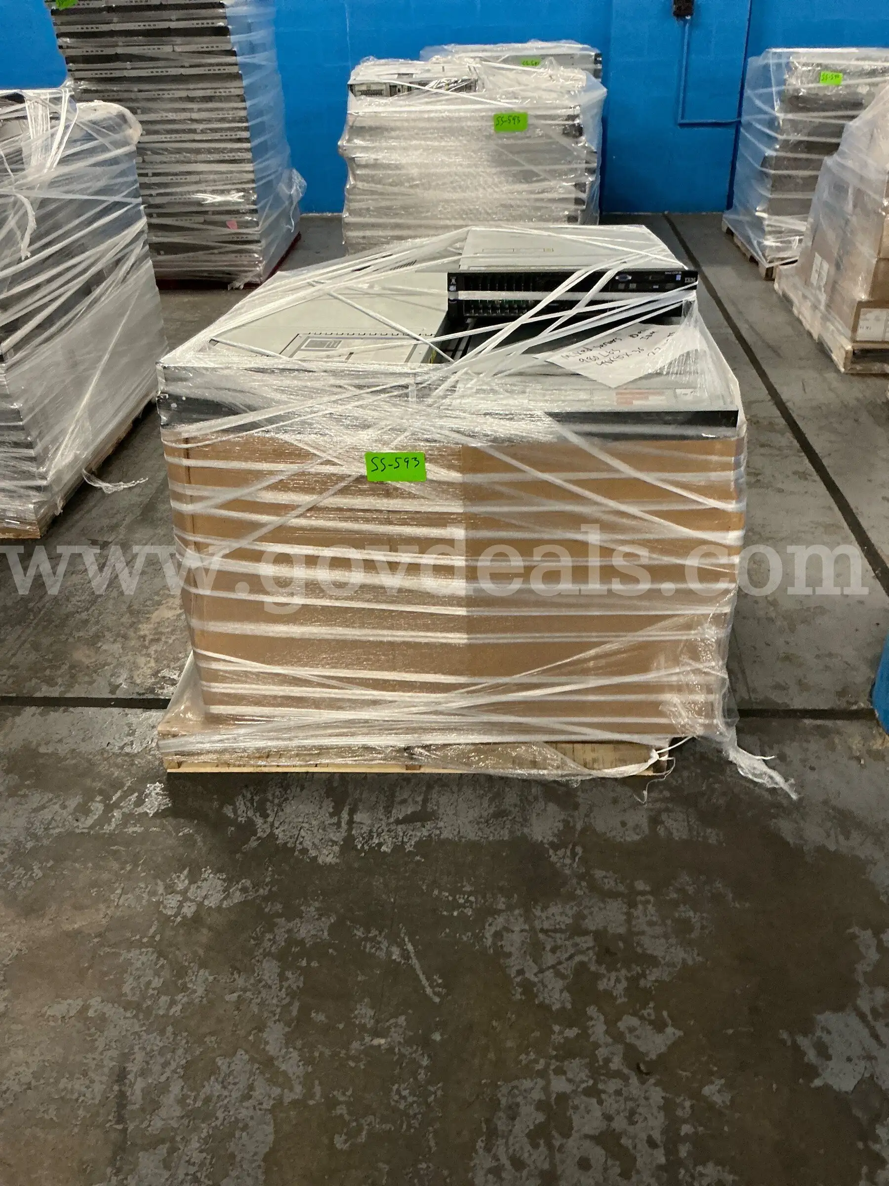 3 pallets of mixed brand and model servers approximately 75 units (NO HARD DRIVES INCLUDED)(PICKUP O