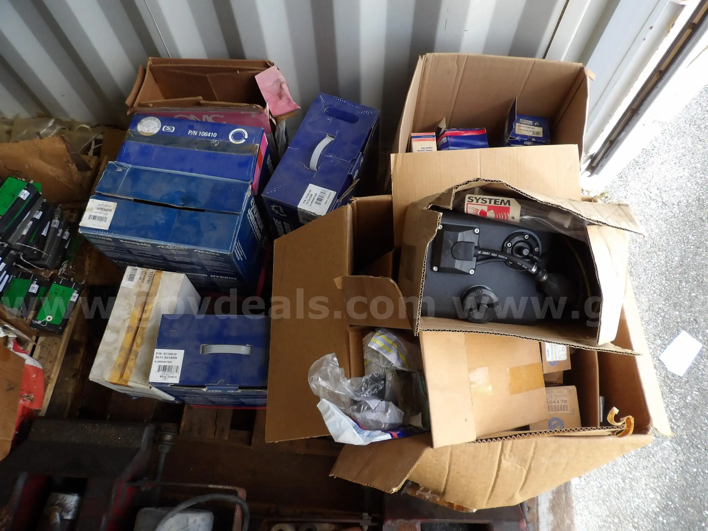 MISCELLANEOUS EVINRURE JOHNSON ENGINE PARTS - USED OUTBOARD PARTS